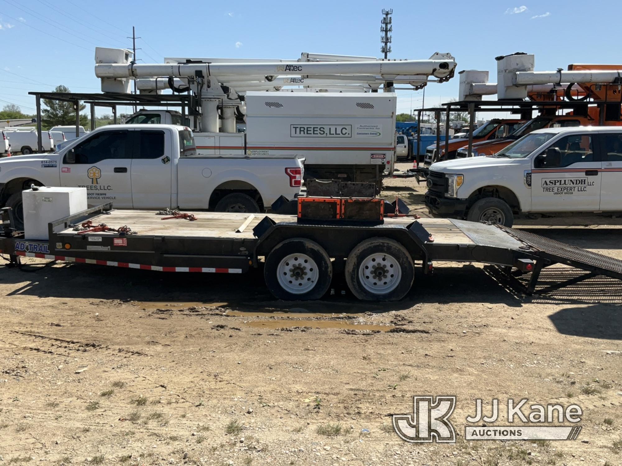 (Charlotte, MI) Altec AT37GW, Articulating & Telescopic Bucket mounted on 2017 Altec Crawler Back Ya