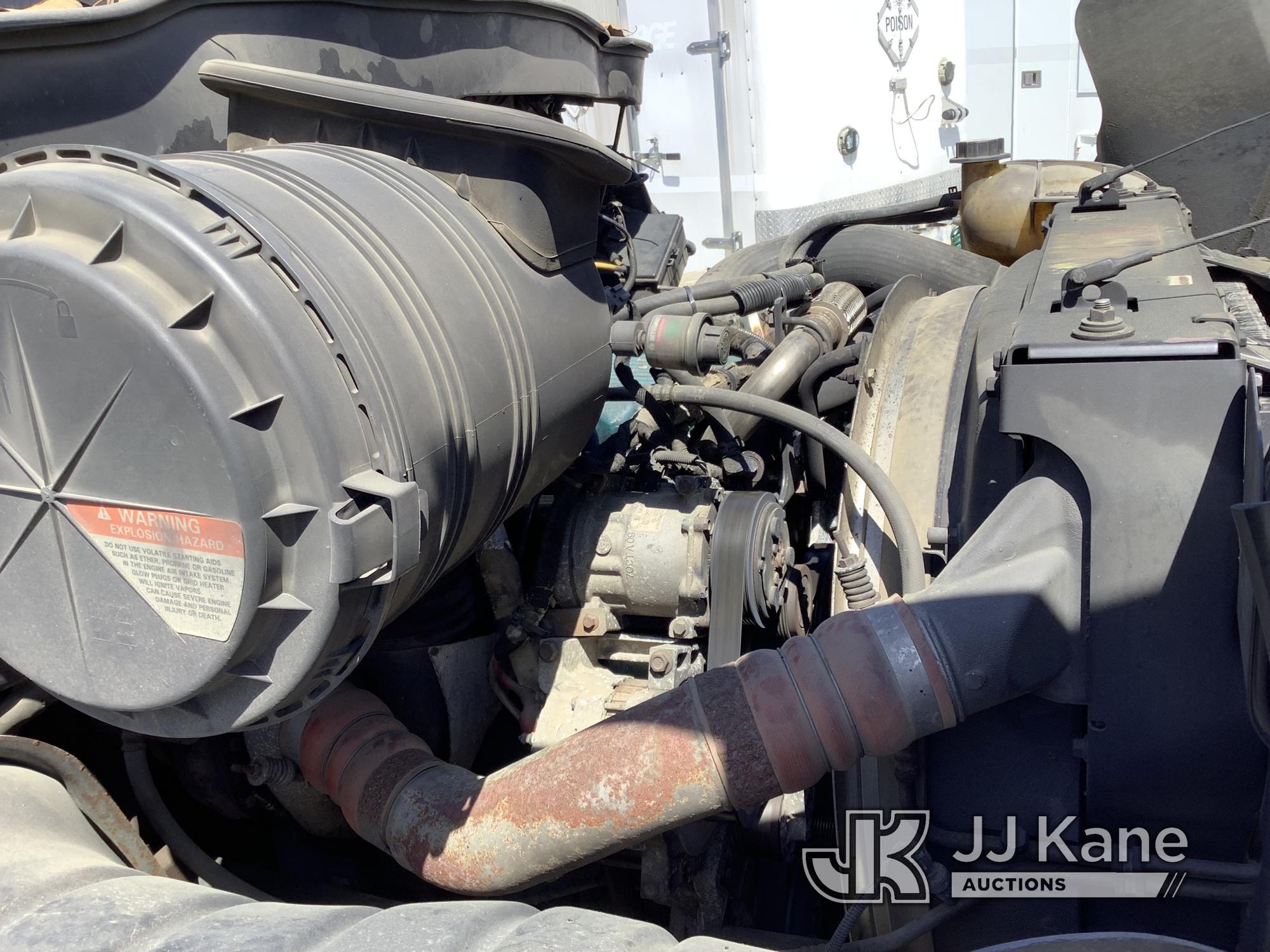 (Harmans, MD) Altec DL42T, Digger Derrick rear mounted on 2005 International 4400 Service Truck Runs