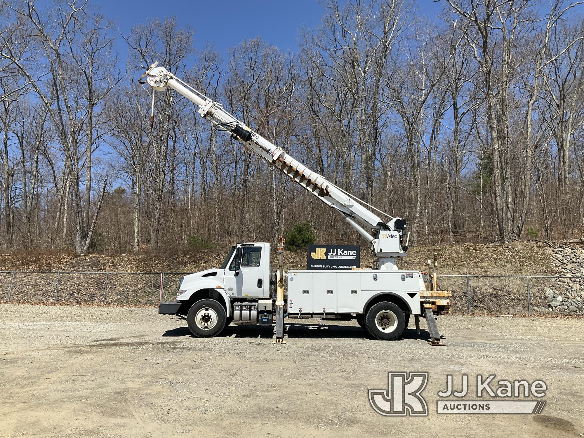 (Shrewsbury, MA) Altec DM47B-TR, Digger Derrick rear mounted on 2019 International Durastar 4300 Fla