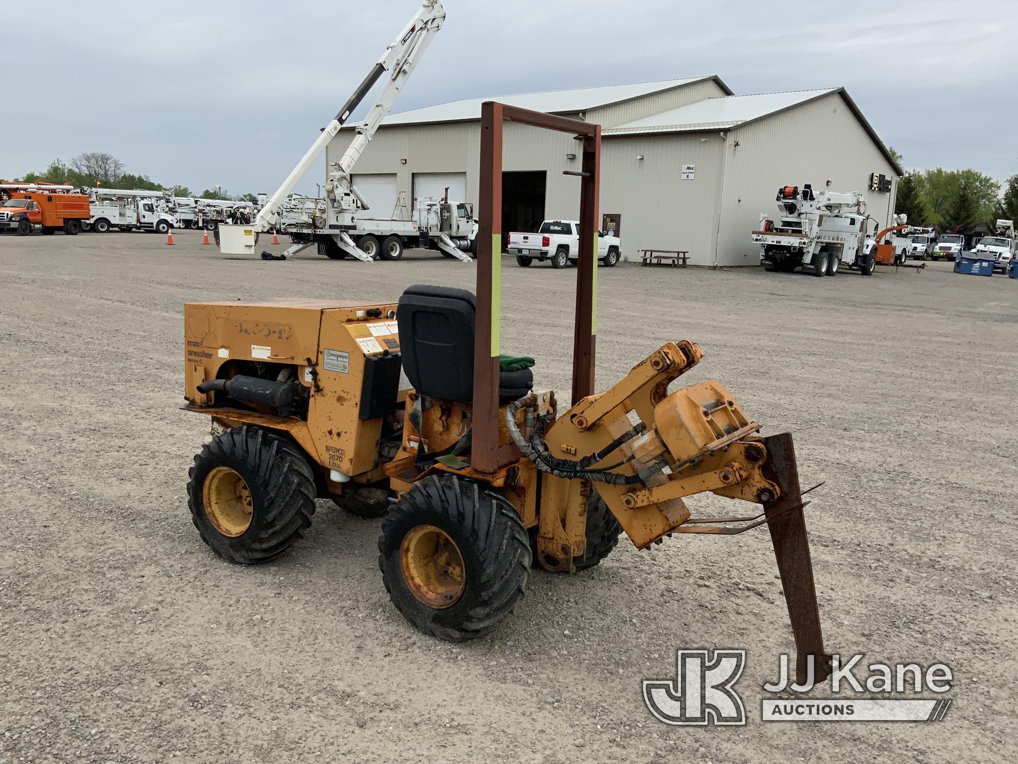 (Fort Wayne, IN) 1994 Case Maxi Sneaker C Articulating Rubber Tired Trencher Runs & Operates