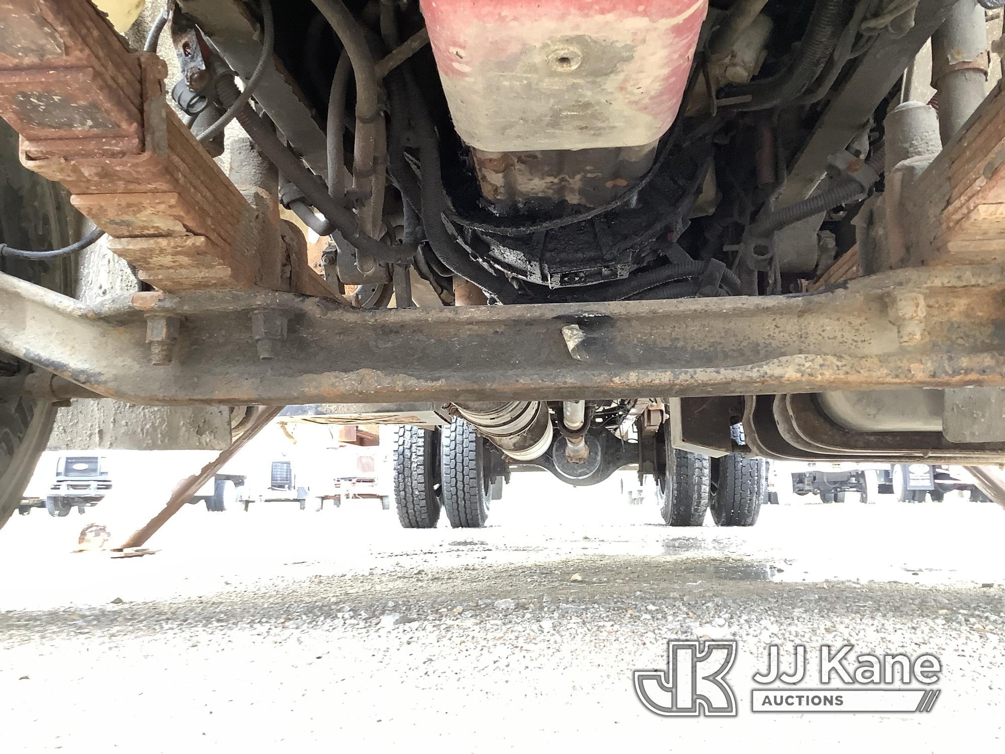 (Smock, PA) Altec LRV60/70, Over-Center Elevator Bucket mounted behind cab on 2012 Freightliner M2 1