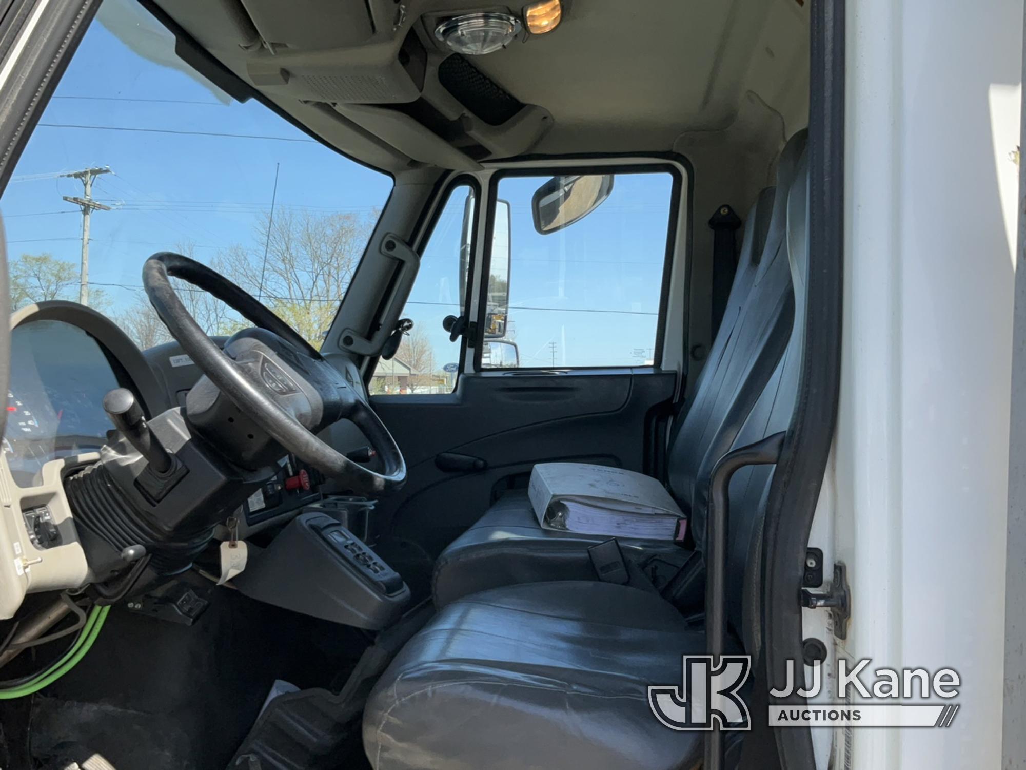 (Charlotte, MI) Terex/Telelect Commander 4047, Digger Derrick rear mounted on 2011 International 740