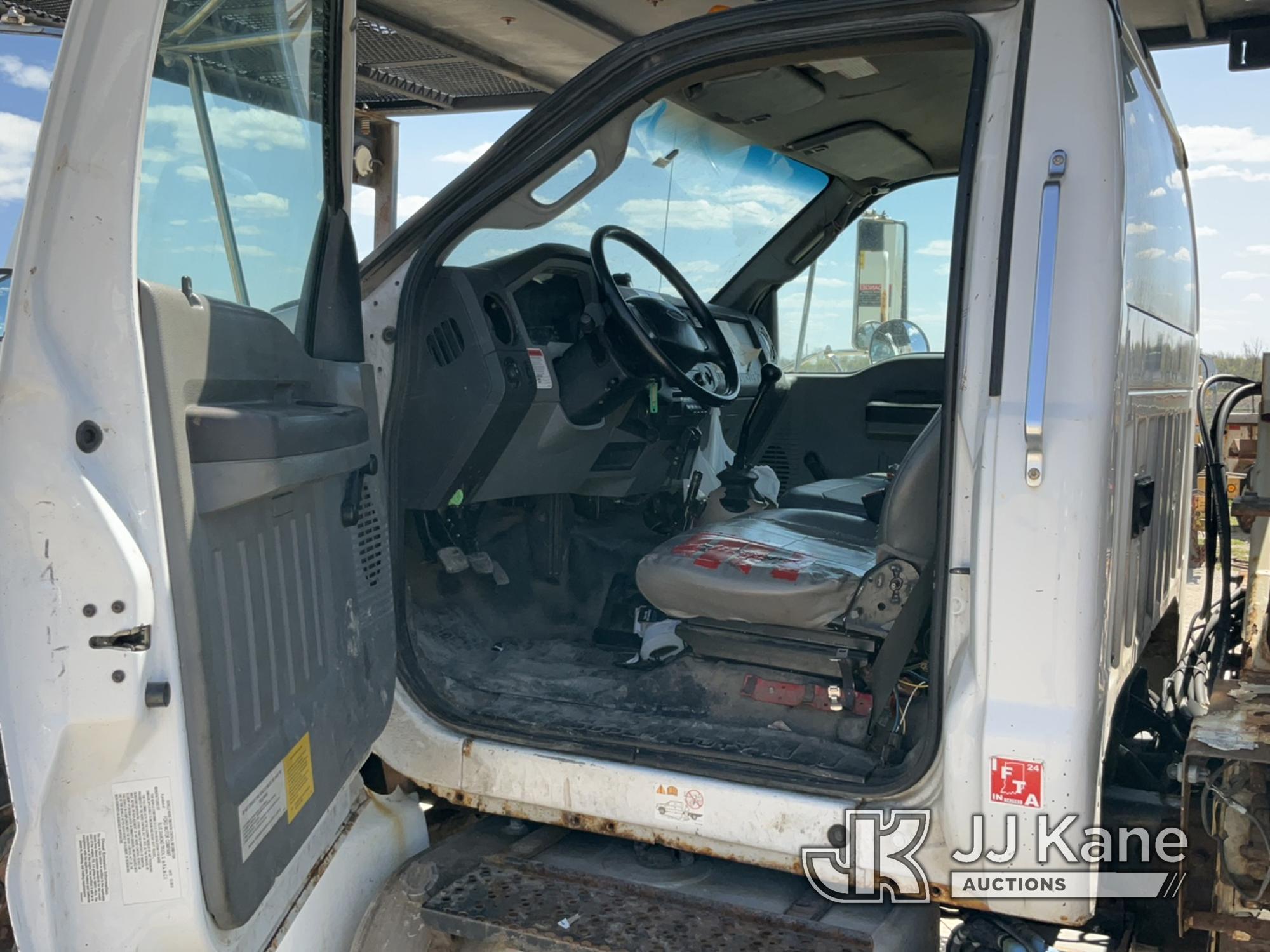 (Charlotte, MI) Altec LR760E70, Over-Center Elevator Bucket Truck mounted behind cab on 2013 Ford F7