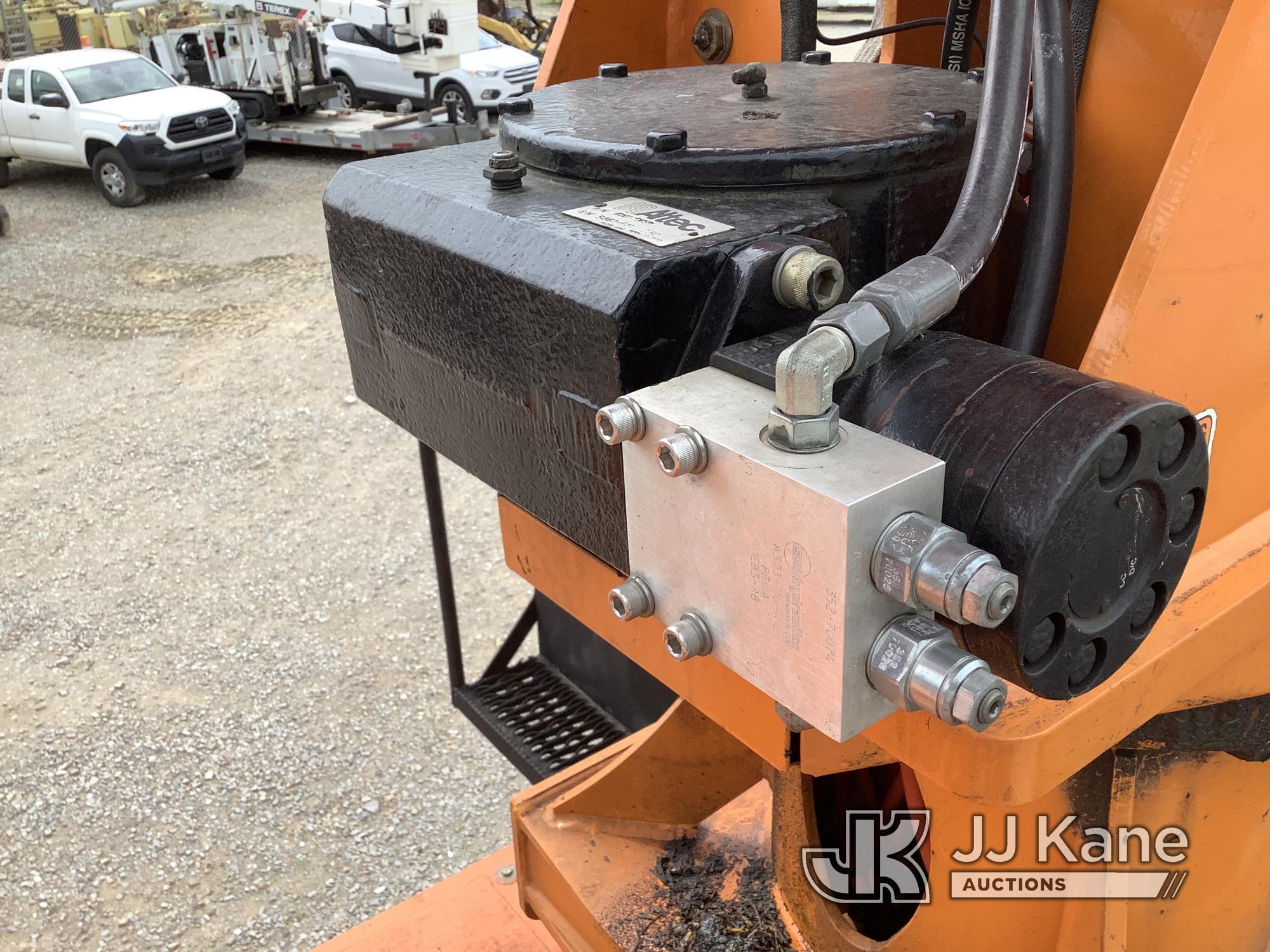 (Smock, PA) Altec LR760E70, Over-Center Elevator Bucket mounted behind cab on 2013 Ford F750 Chipper