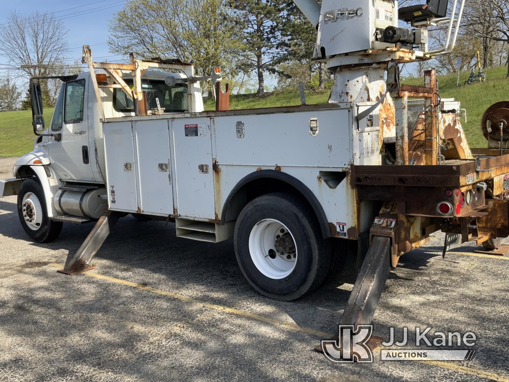 (Miamisburg, OH) Altec DM47-TR, Digger Derrick rear mounted on 2009 International 4300 Utility Truck