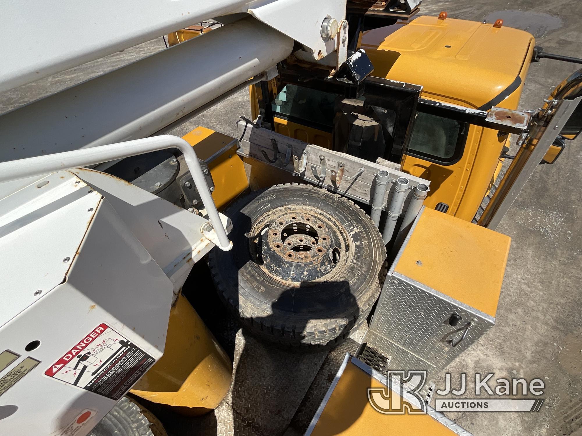 (Rome, NY) Altec L45M, Over-Center Material Handling Bucket Truck center mounted on 2006 Freightline