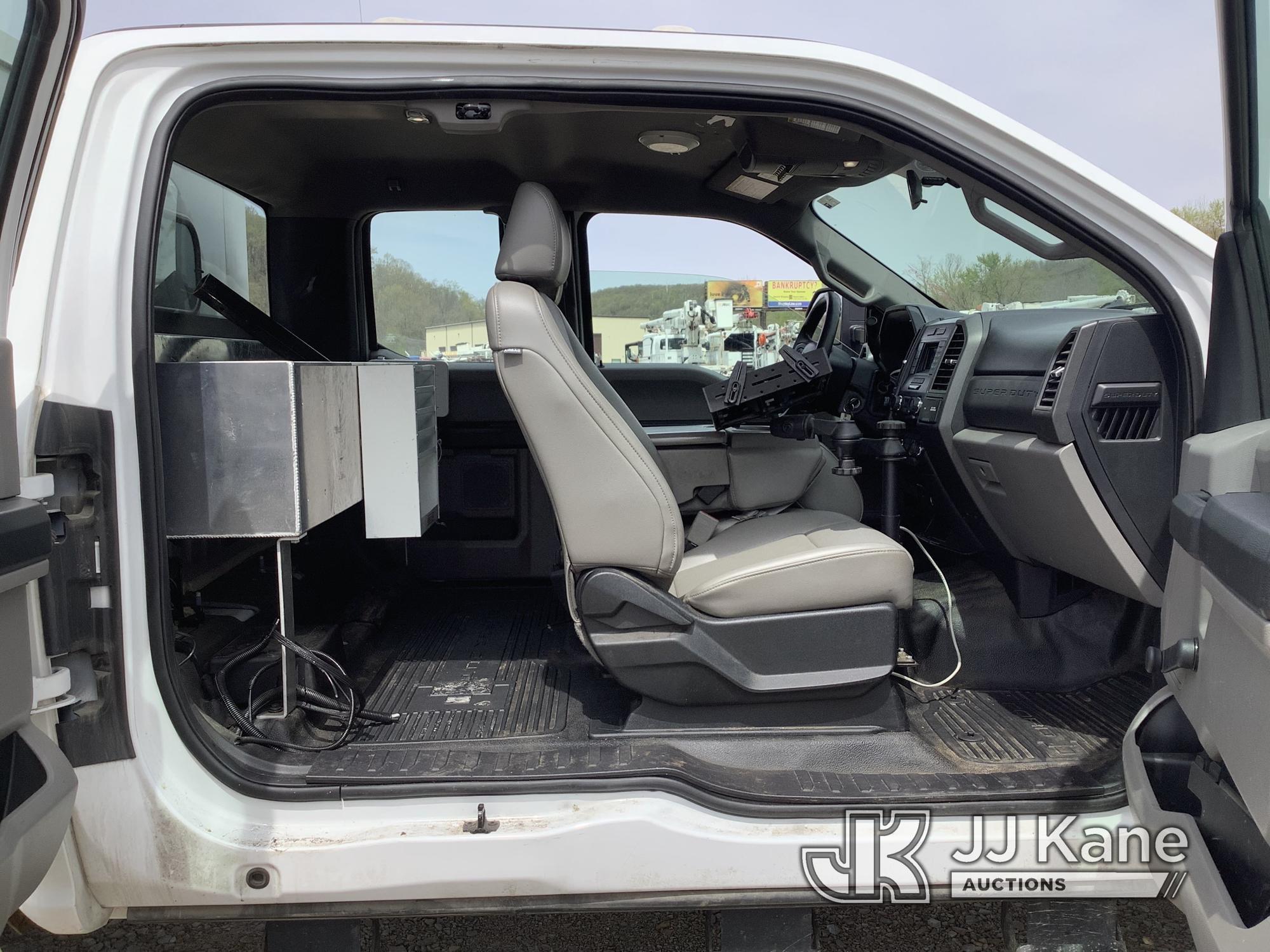 (Smock, PA) 2018 Ford F250 4x4 Extended-Cab Enclosed Service Truck Runs & Moves, Rust & Body Damage