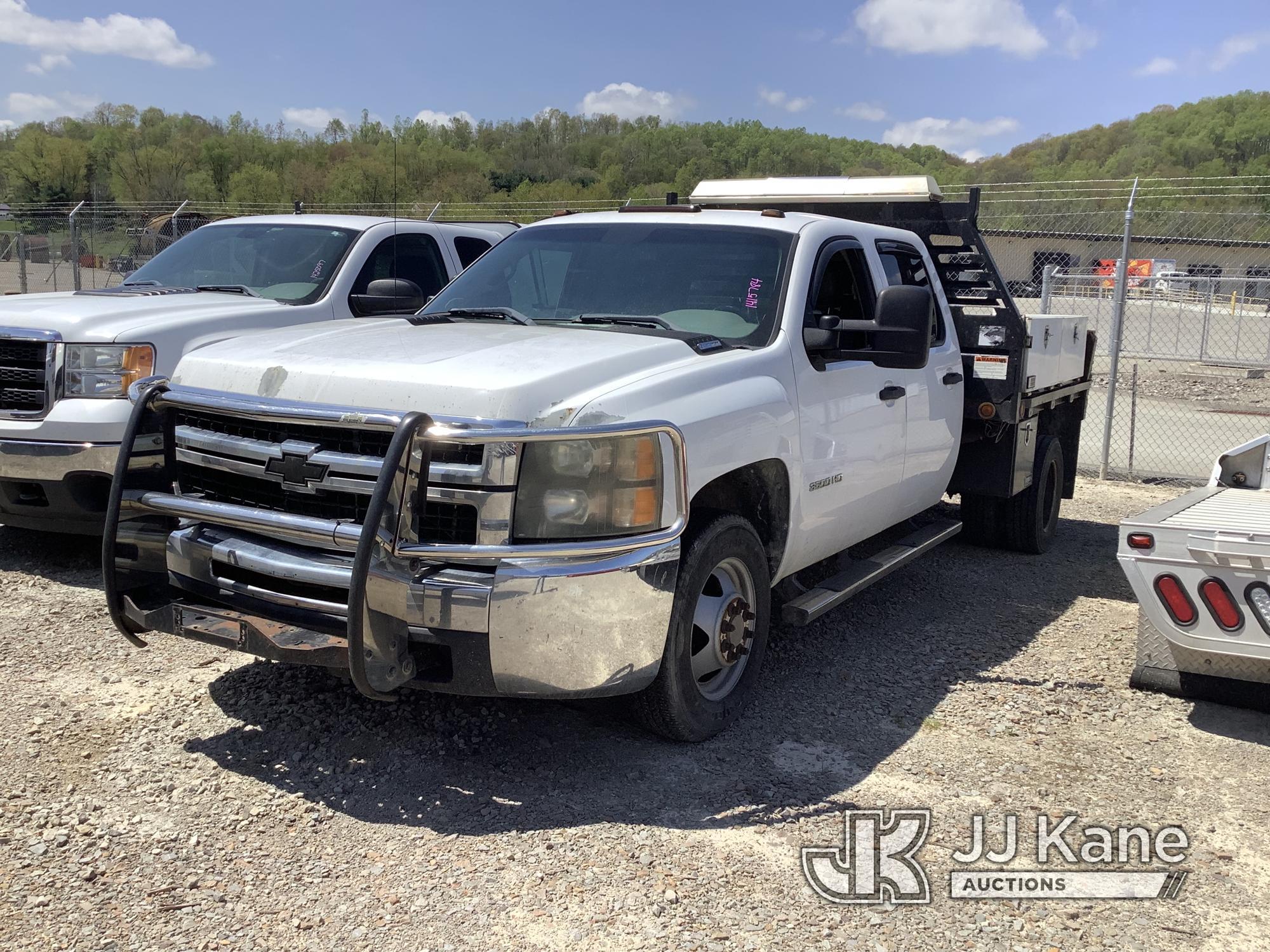 (Smock, PA) 2010 Chevrolet Silverado 3500HD 4x4 Crew-Cab Flatbed/Service Truck Not Running, Conditio