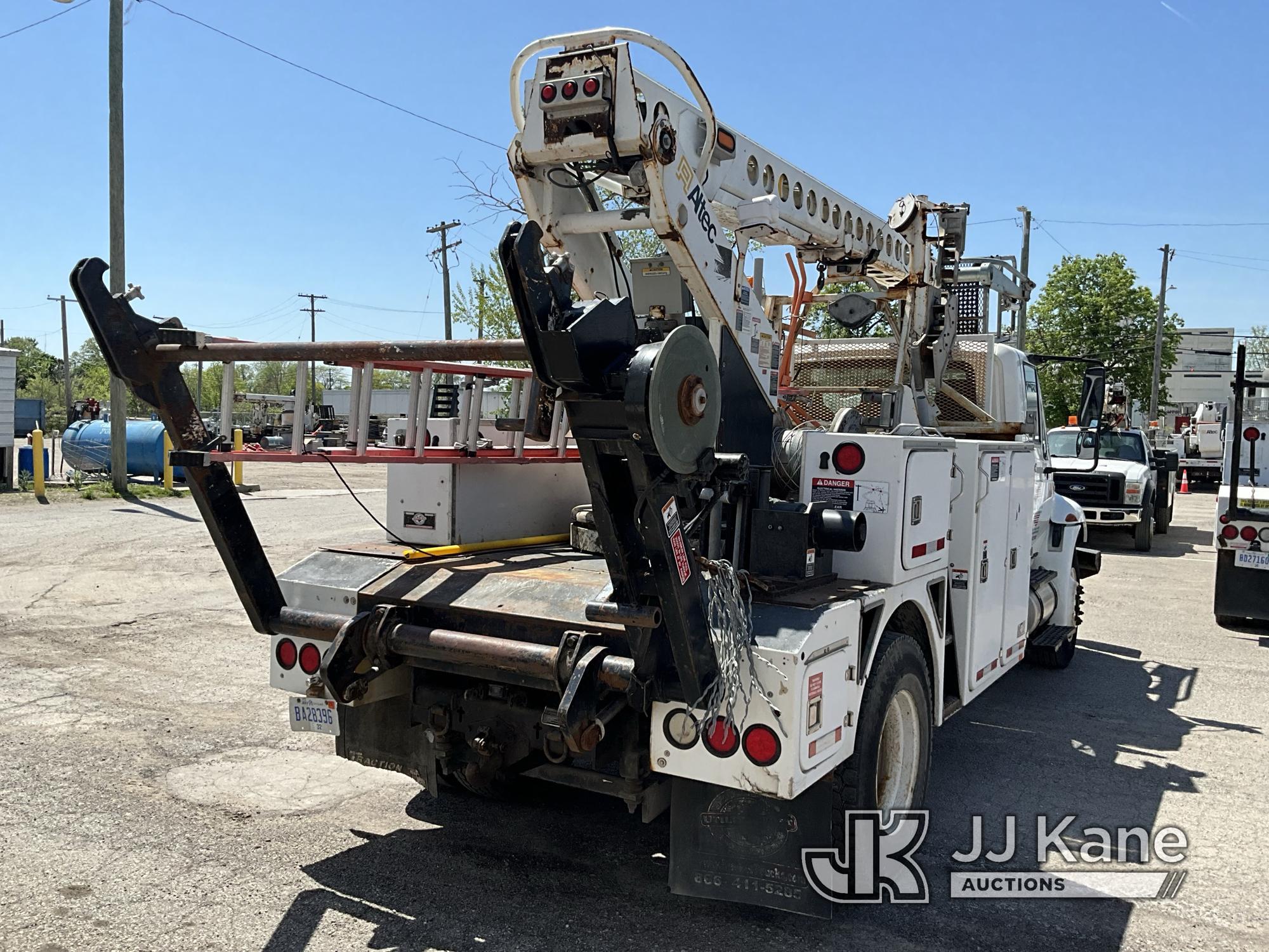 (Detroit, MI) Atlec AT40-C, Telescopic Non-Insulated Cable Placing Bucket Truck center mounted on 20