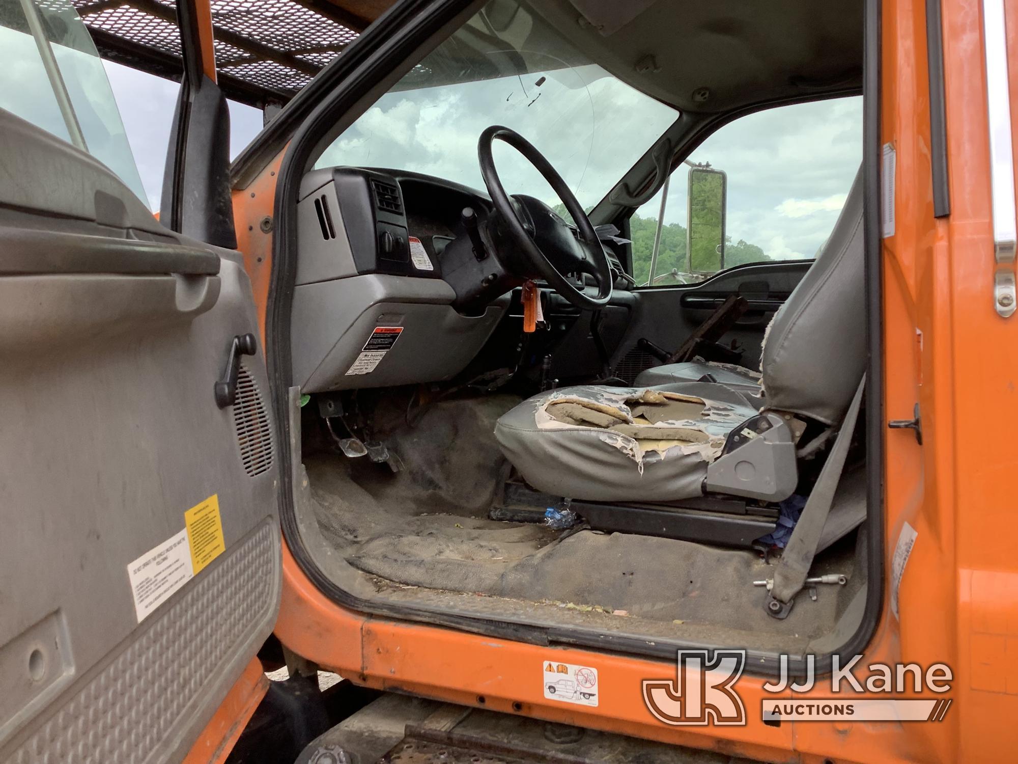 (Smock, PA) Altec LRV55, Over-Center Bucket Truck mounted behind cab on 2010 Ford F750 Chipper Dump