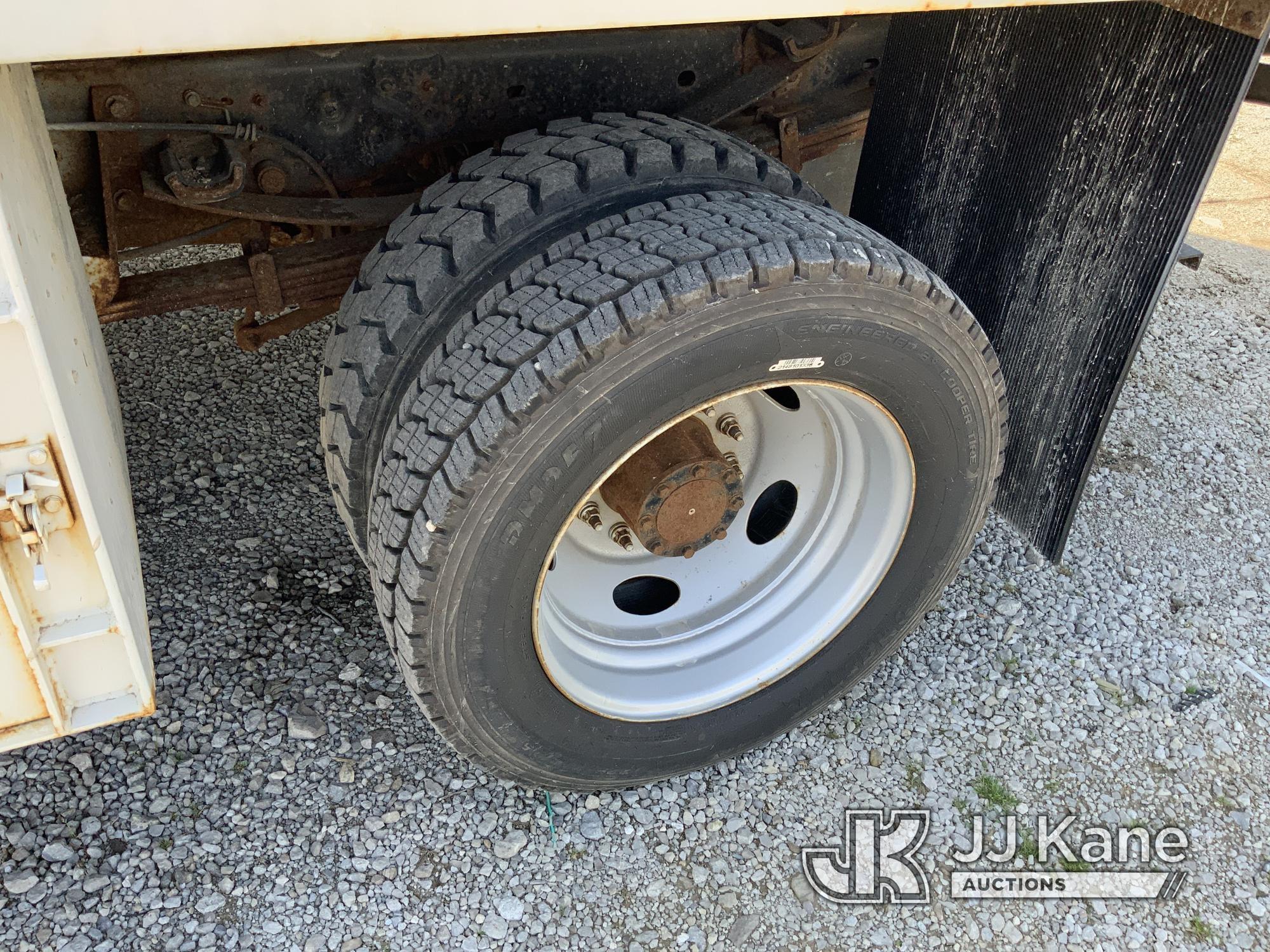 (Fort Wayne, IN) 2013 Ford F550 4x4 Crew-Cab Chipper Dump Truck Runs & Moves) (Dump Inoperable, Chec