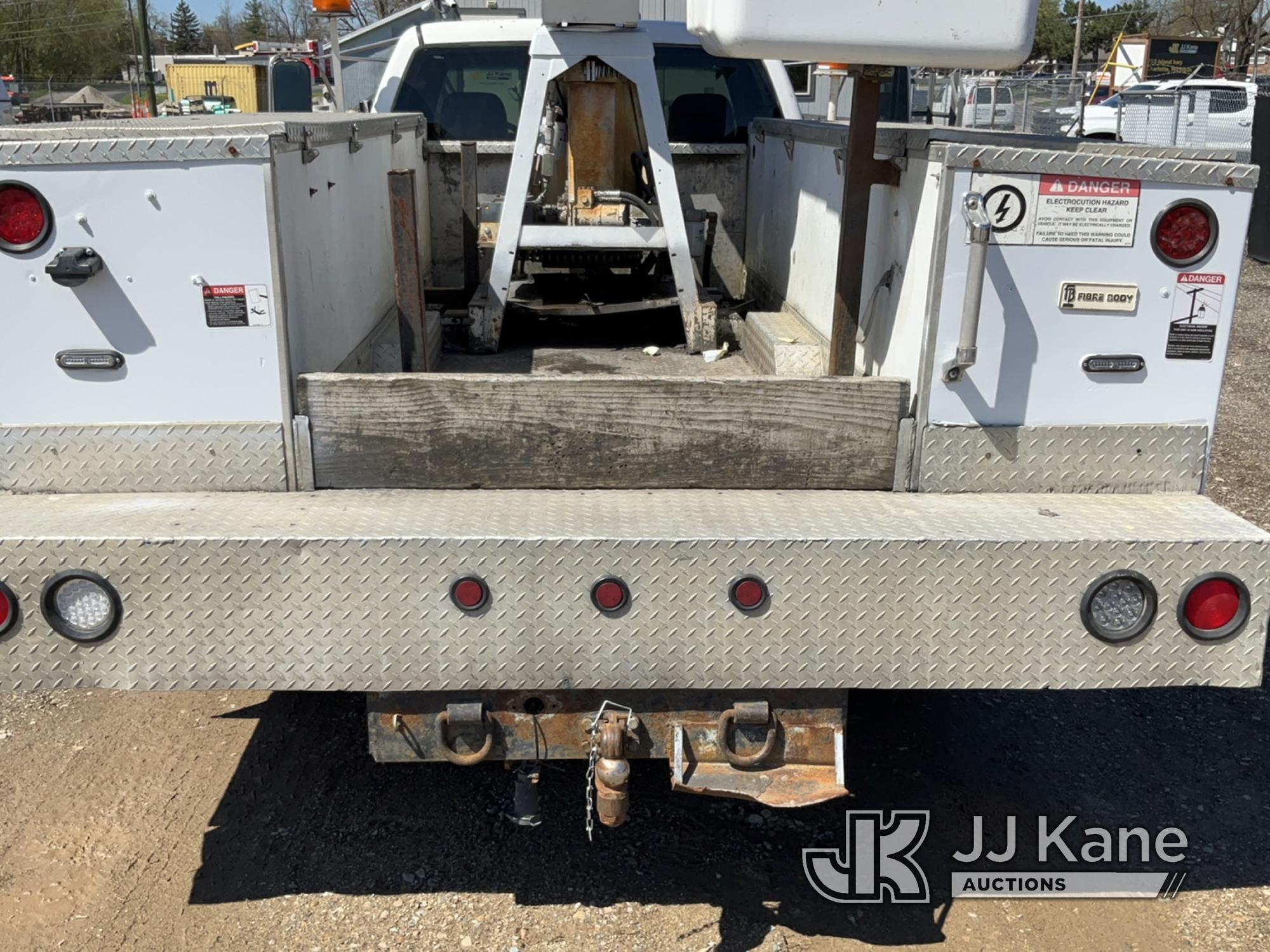 (Charlotte, MI) Versalift SHV28PS, Non-Insulated Bucket Truck mounted behind cab on 2005 Chevrolet S