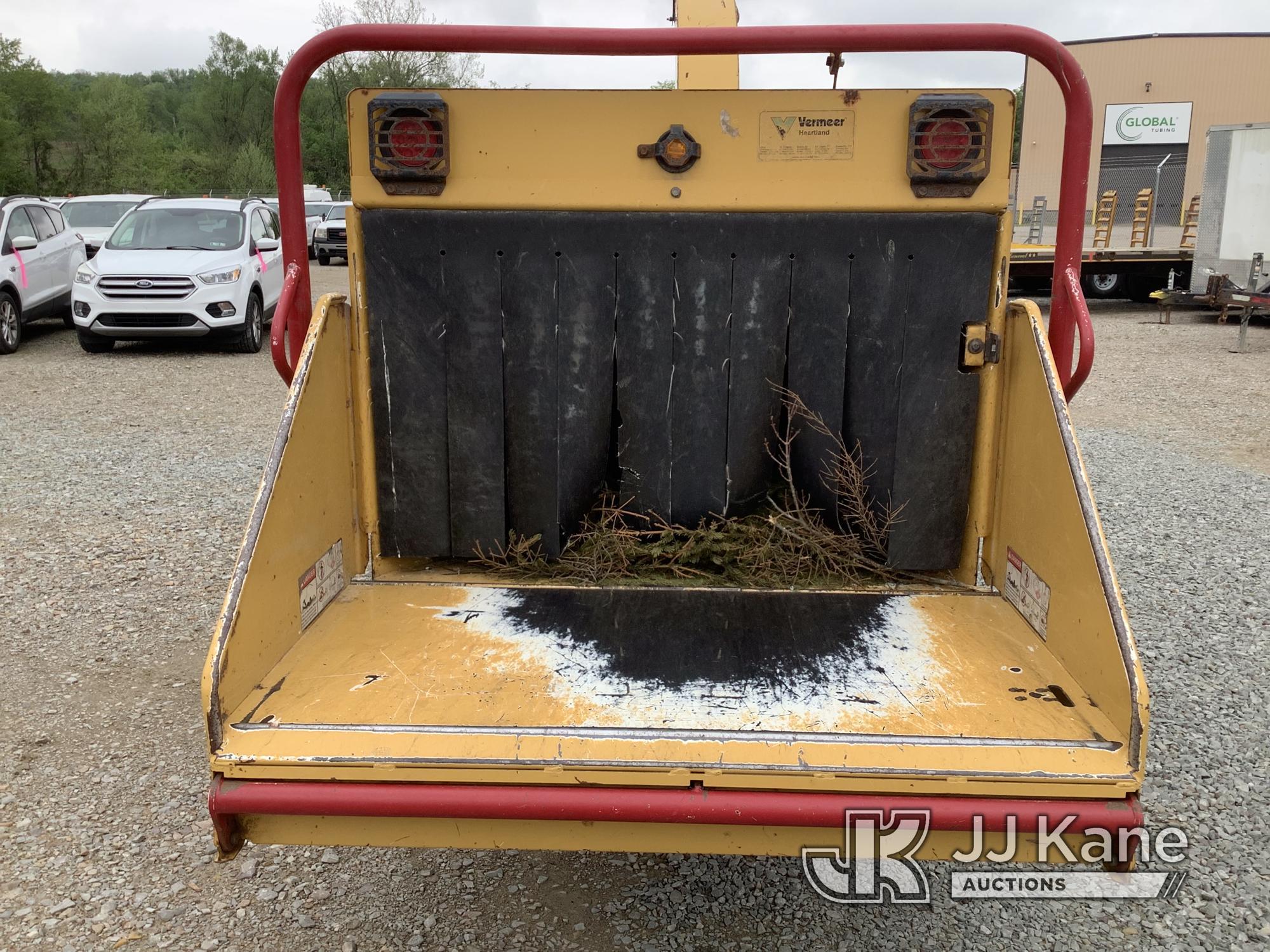 (Smock, PA) 2014 Vermeer BC1000XL Chipper (12in Drum) Runs Rough, Operational Condition Unknown, War