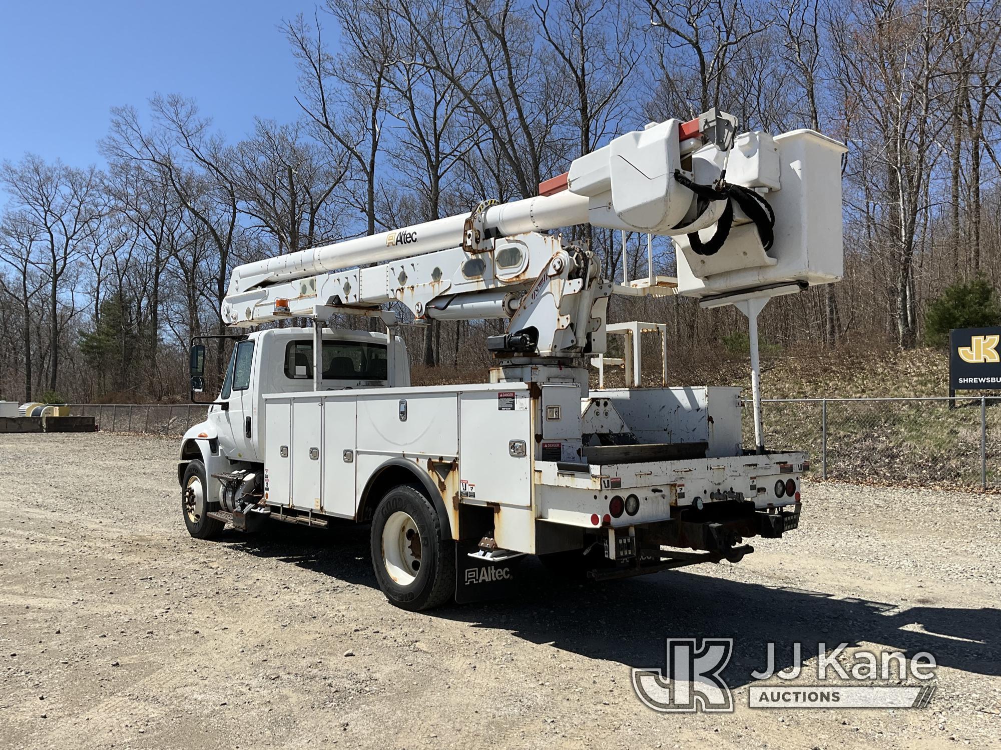 (Shrewsbury, MA) Altec AA55-MH, Material Handling Bucket Truck , 2018 International Durastar 4300 Ut