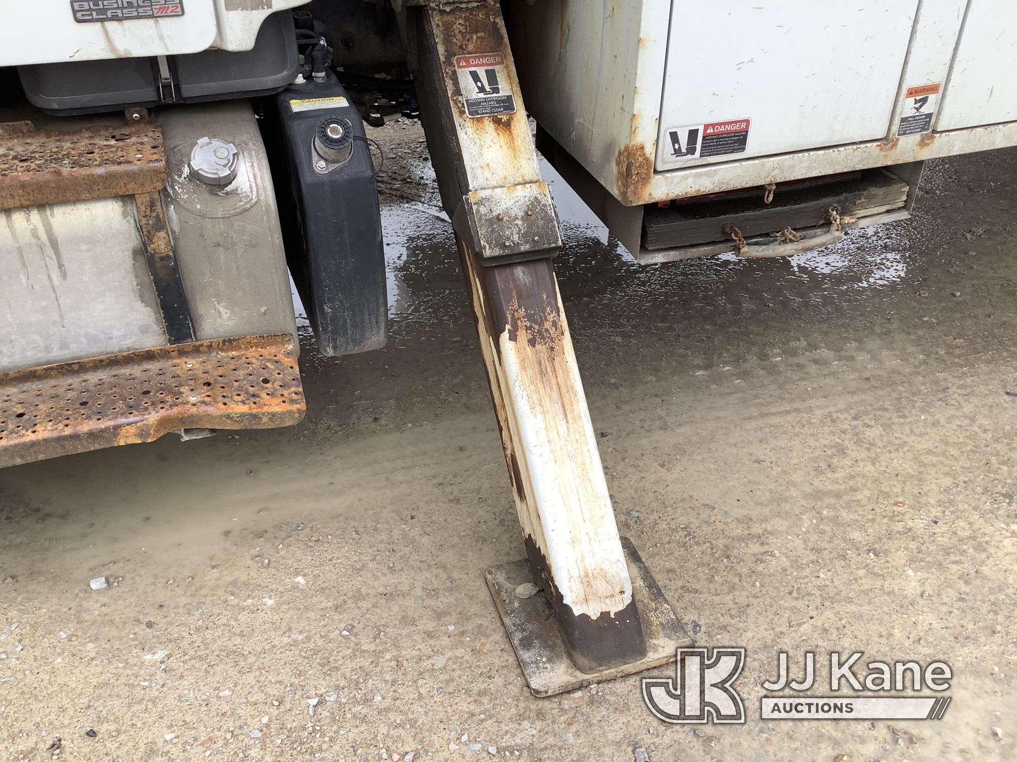 (Smock, PA) Altec LRV60/70, Over-Center Elevator Bucket mounted behind cab on 2012 Freightliner M2 1