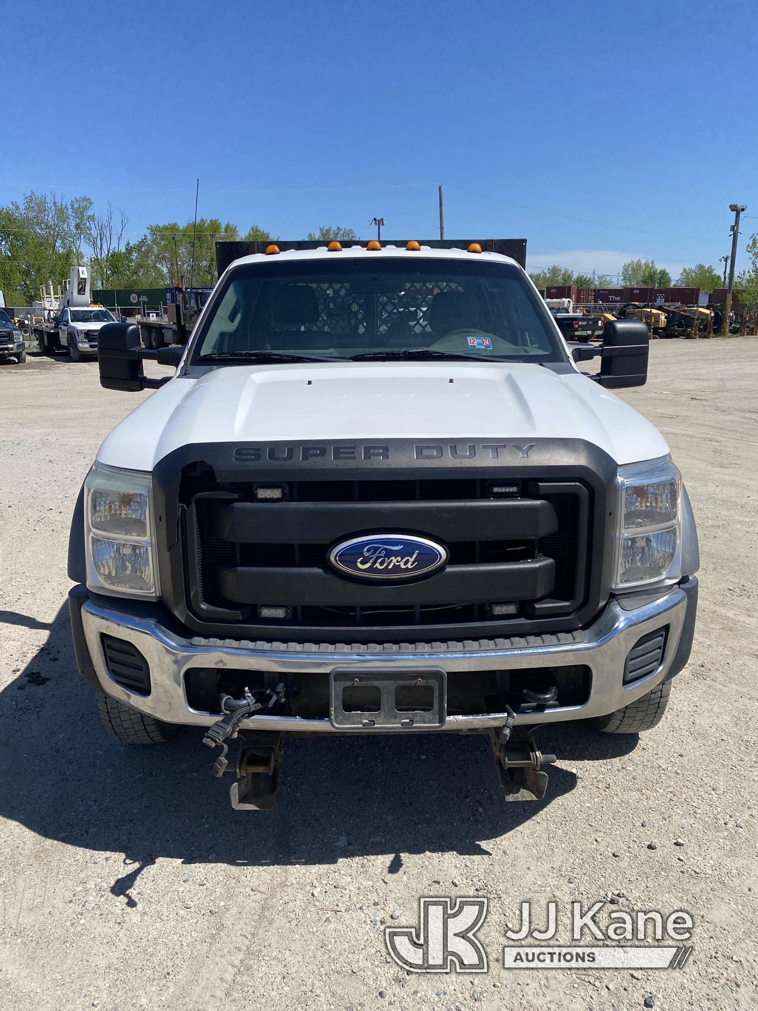 (University Park, IL) 2011 Ford F550 4x4 Crew-Cab Flatbed Truck Runs, Moves) (No Rear Seats