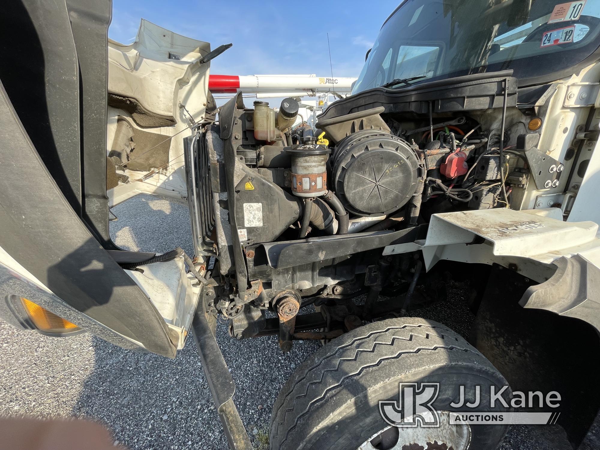 (Plymouth Meeting, PA) Altec DM47-TR, Digger Derrick rear mounted on 2008 International 7300 4x4 Uti