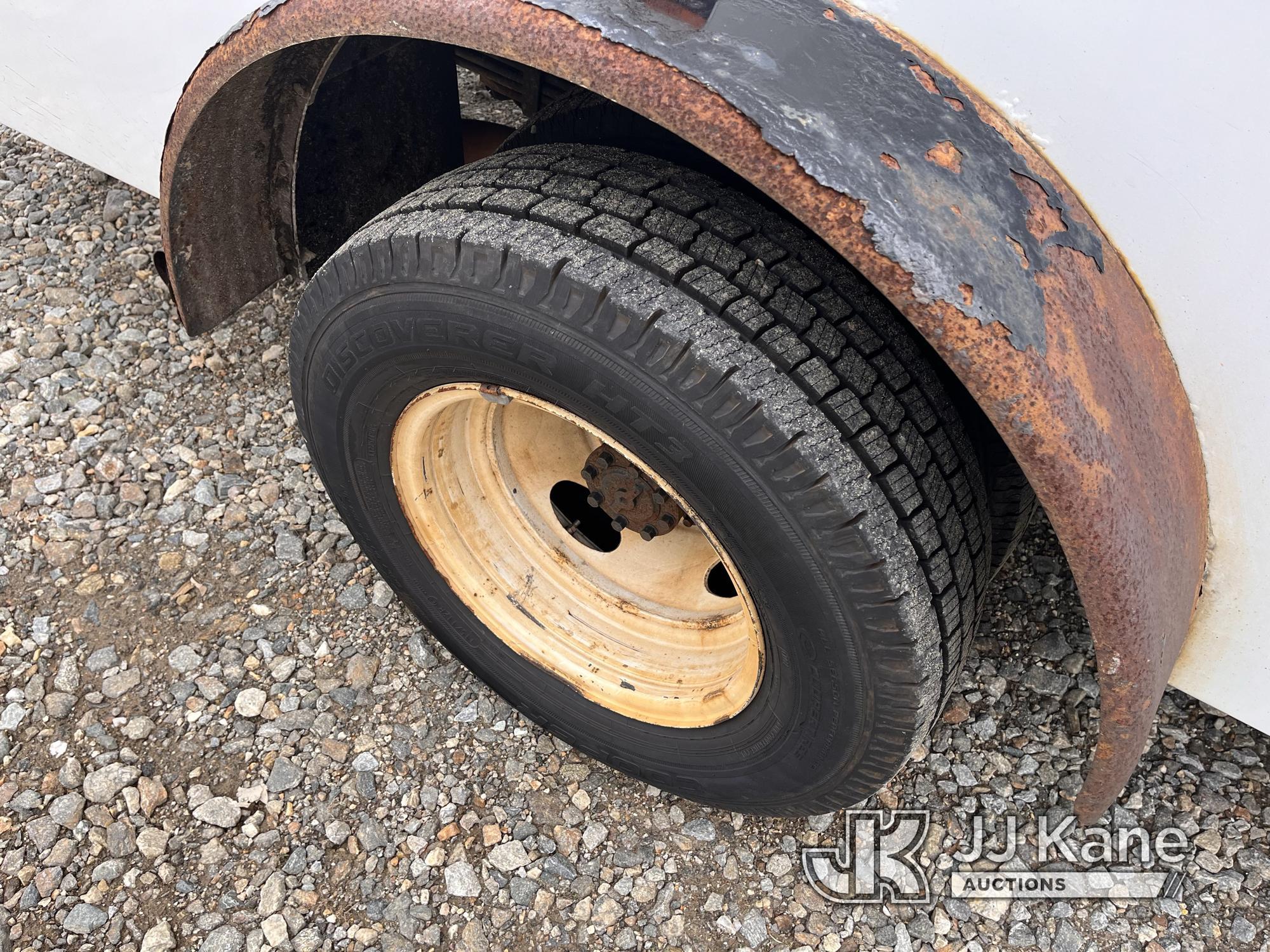 (Shrewsbury, MA) Altec AT200A, Telescopic Non-Insulated Bucket Van mounted behind cab on 2018 Ford E