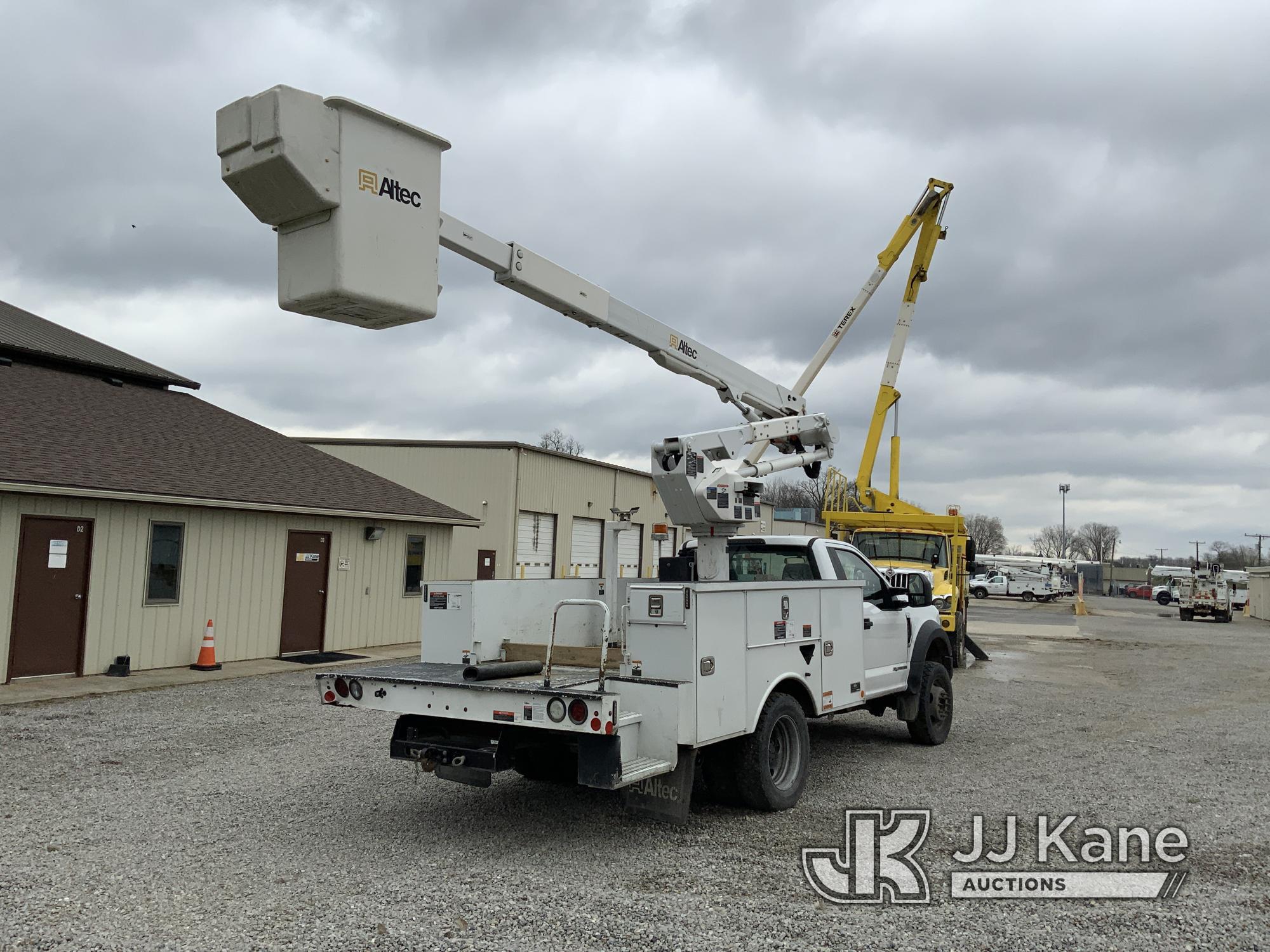 (Fort Wayne, IN) Altec AT40G, Articulating & Telescopic Bucket Truck mounted behind cab on 2019 Ford