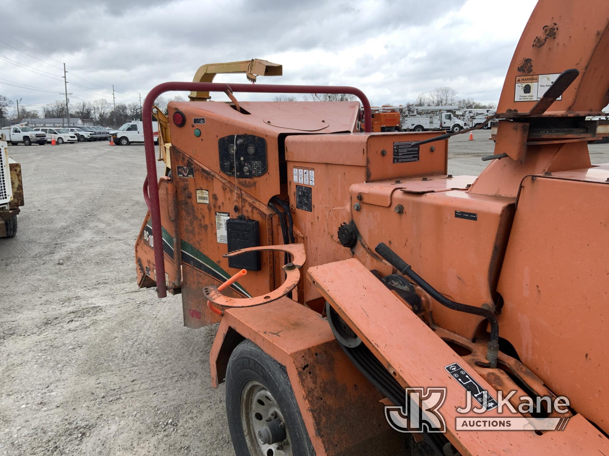 (Fort Wayne, IN) 2014 Vermeer BC1000XL Chipper (12in Drum), trailer mtd. Runs & Operates) (Key Broke