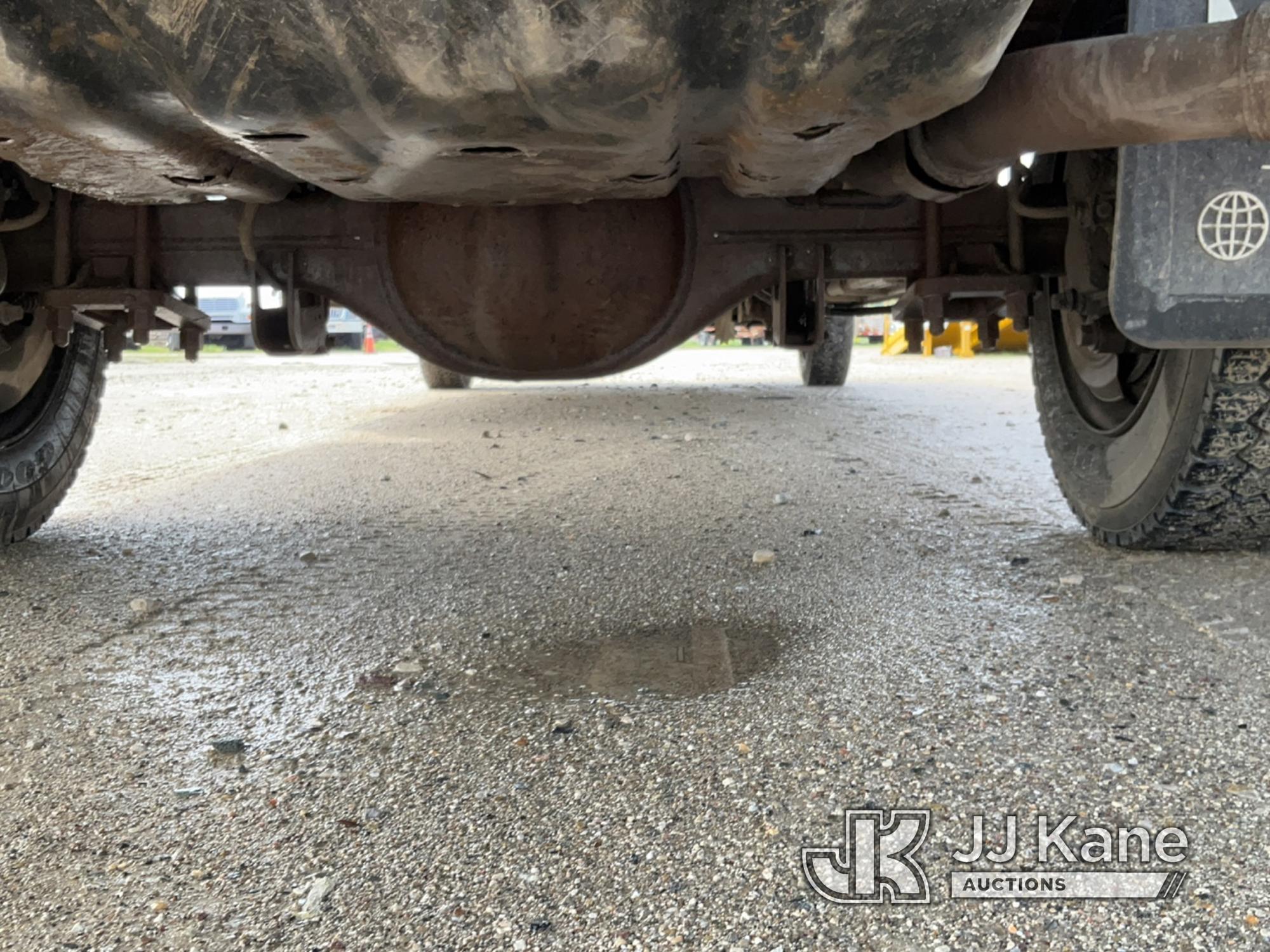 (Charlotte, MI) 2013 Ford F550 4x4 Crew-Cab Flatbed Truck Runs, Moves, Rust , Cracked Windshield