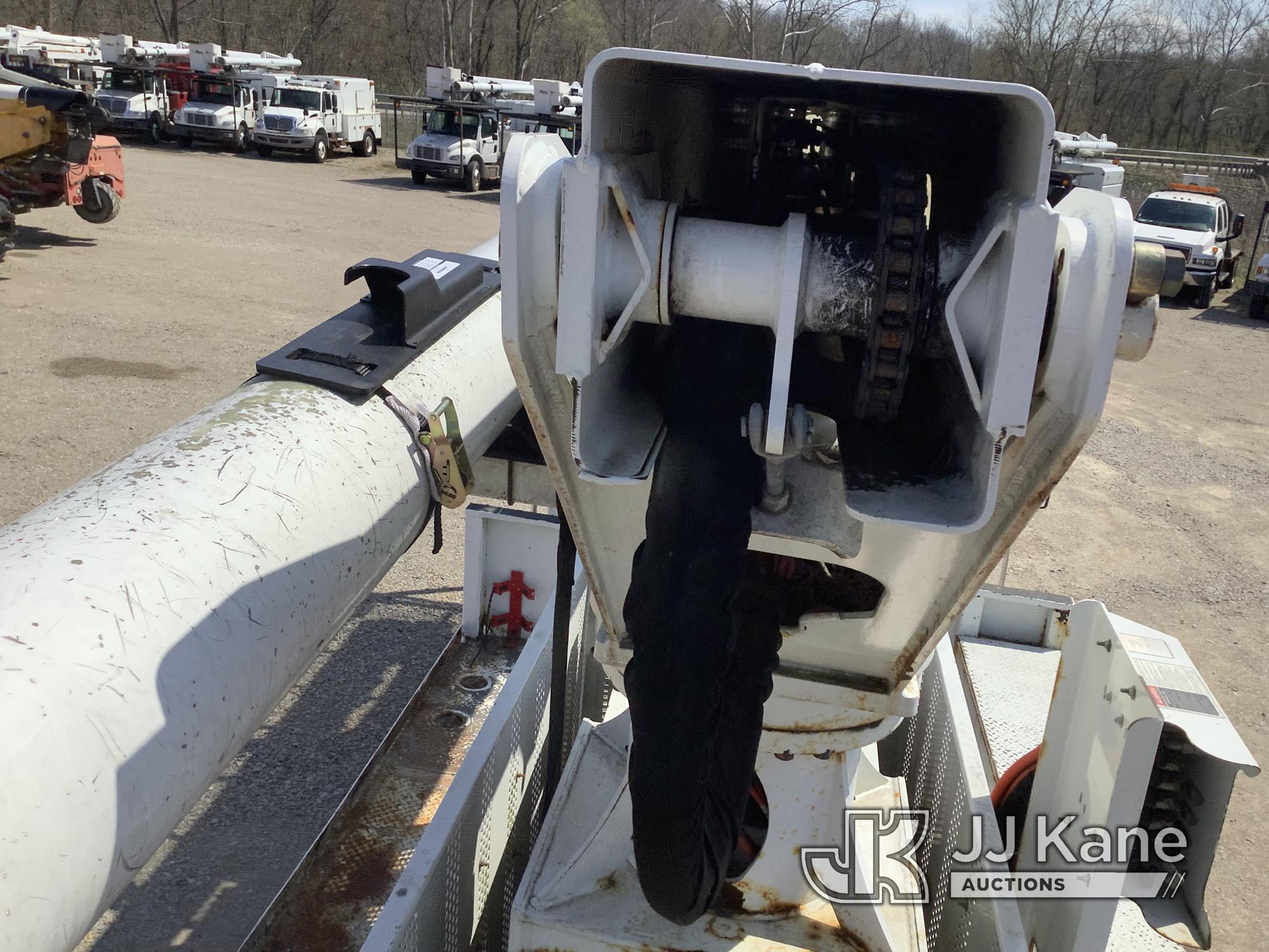 (Smock, PA) Altec LRV60-E70RM, Over-Center Elevator Bucket center mounted on 2012 Freightliner M2 10