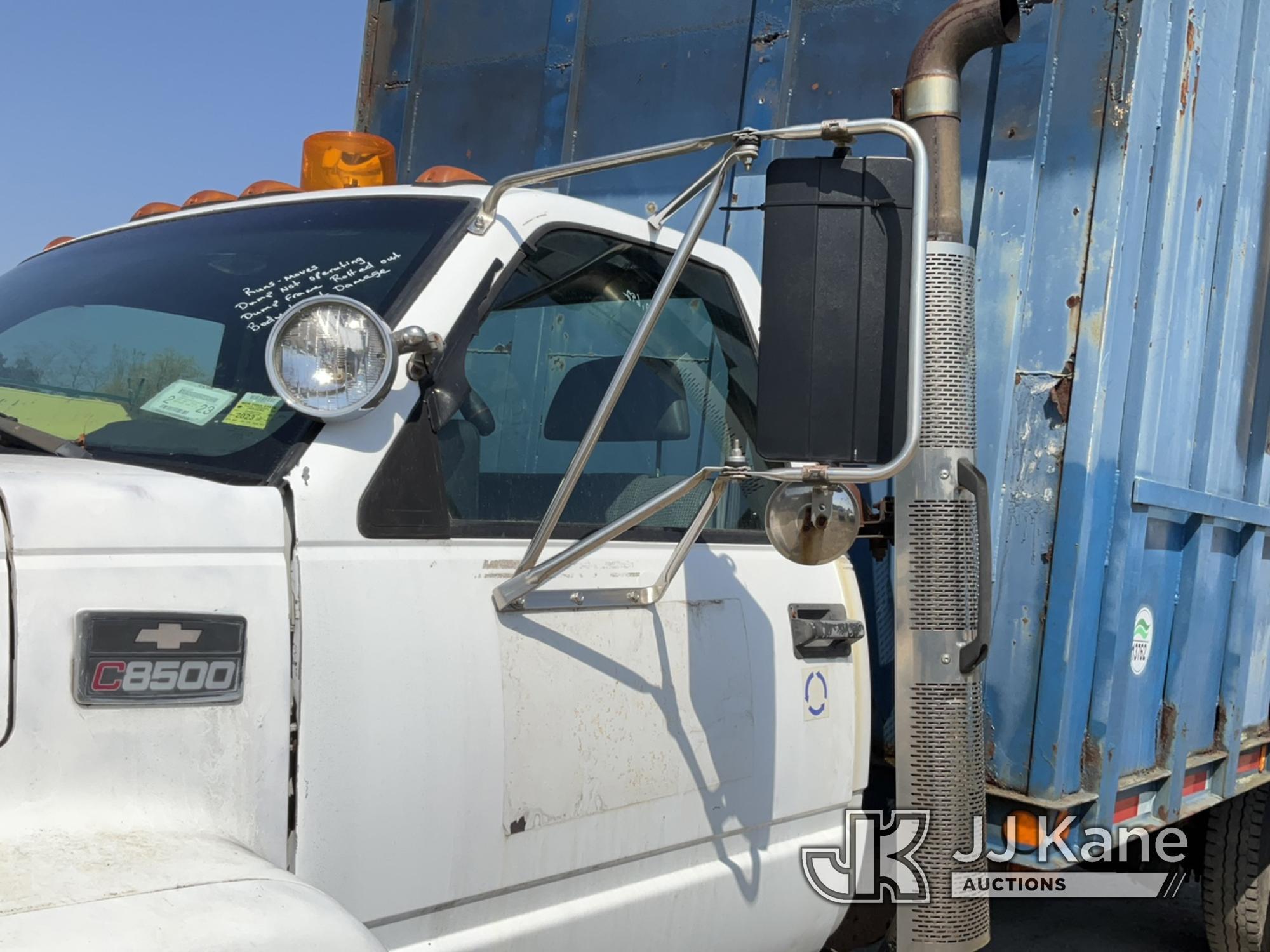 (Bellport, NY) 1999 GMC C7500 Dump Debris Truck Runs & Moves, Dump Not Operating, Dump Frame Twisted