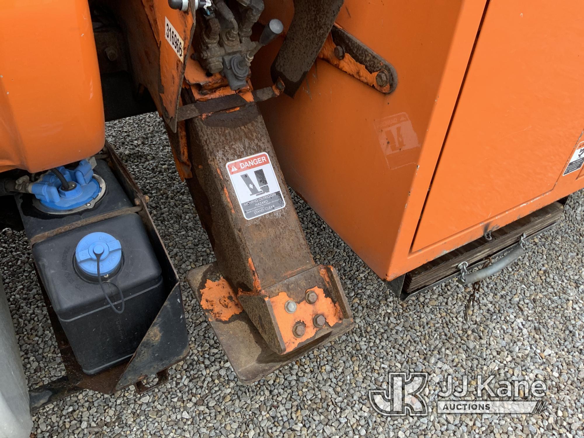 (Fort Wayne, IN) Altec LR760E70, Over-Center Elevator Bucket Truck mounted behind cab on 2013 Ford F