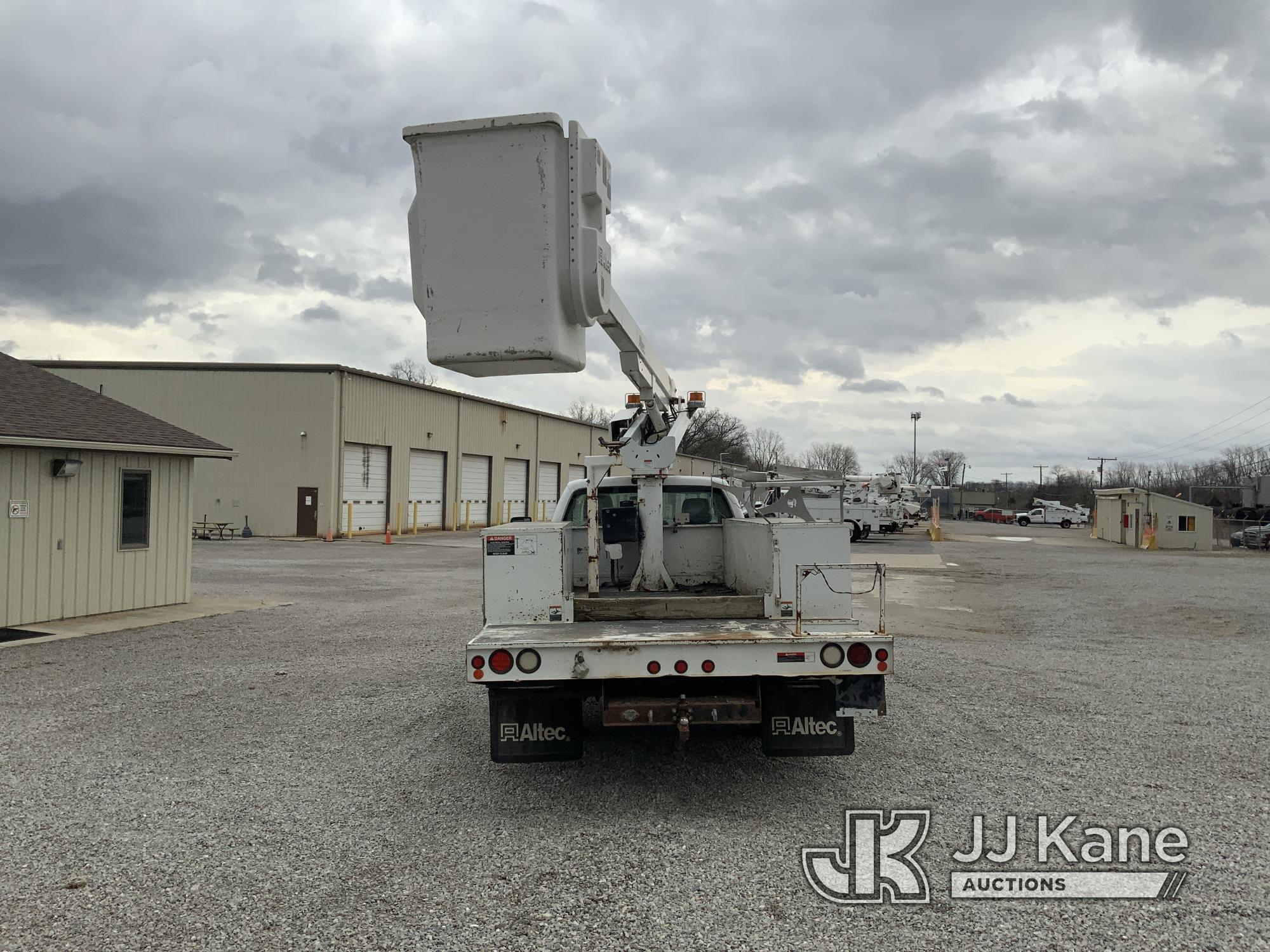 (Fort Wayne, IN) Altec AT200A, Non-Insulated Bucket Truck mounted behind cab on 2015 Ford F450 Servi