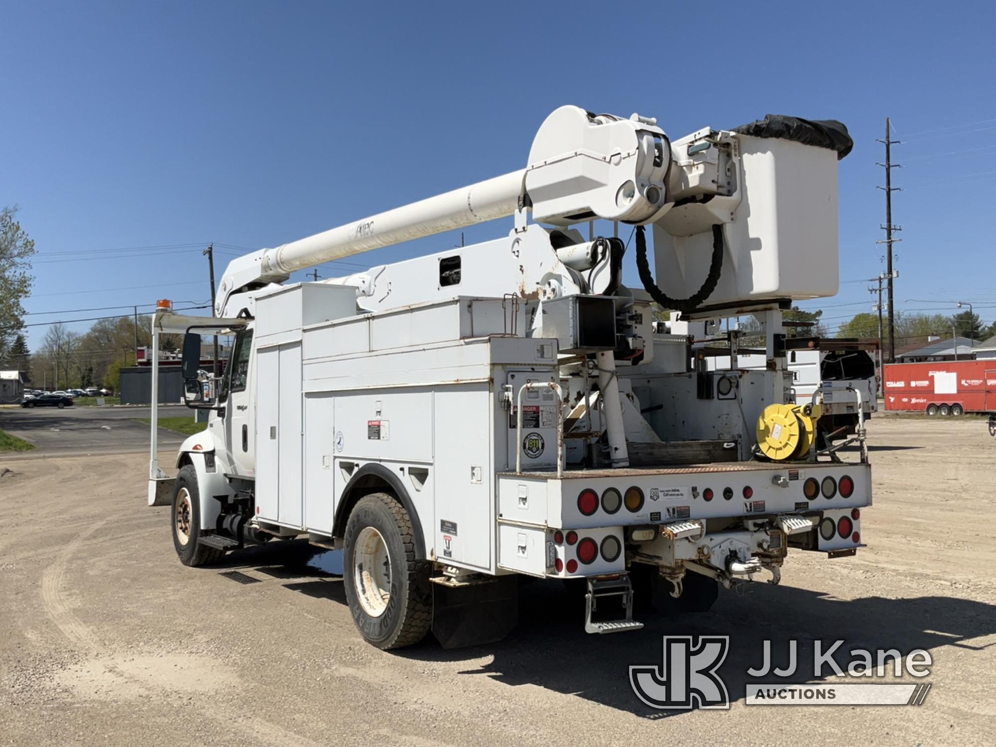 (Charlotte, MI) Altec AA755L, Material Handling Bucket Truck rear mounted on 2008 International 4300