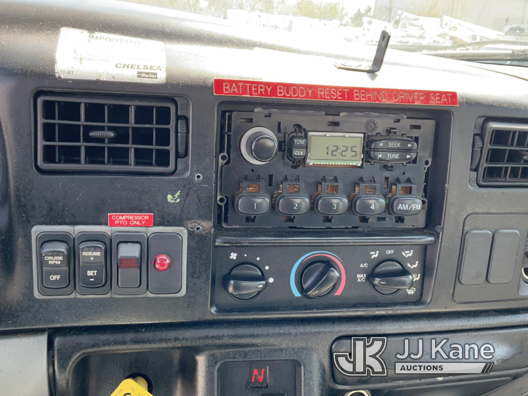 (Bellport, NY) Terex/HiRanger SC42, Over-Center Bucket Truck center mounted on 2006 Ford F750 Utilit