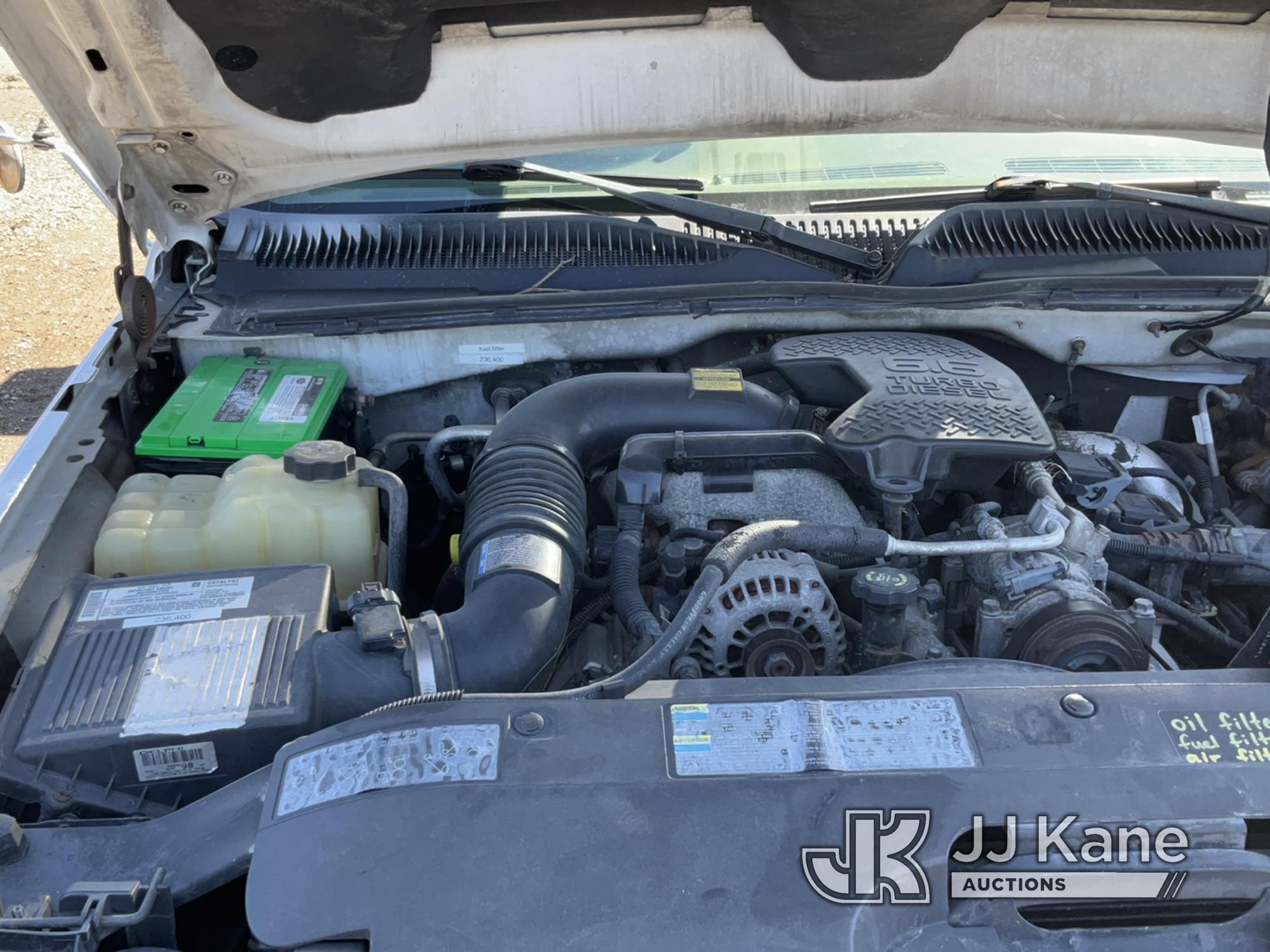 (Charlotte, MI) Versalift SHV28PS, Non-Insulated Bucket Truck mounted behind cab on 2005 Chevrolet S