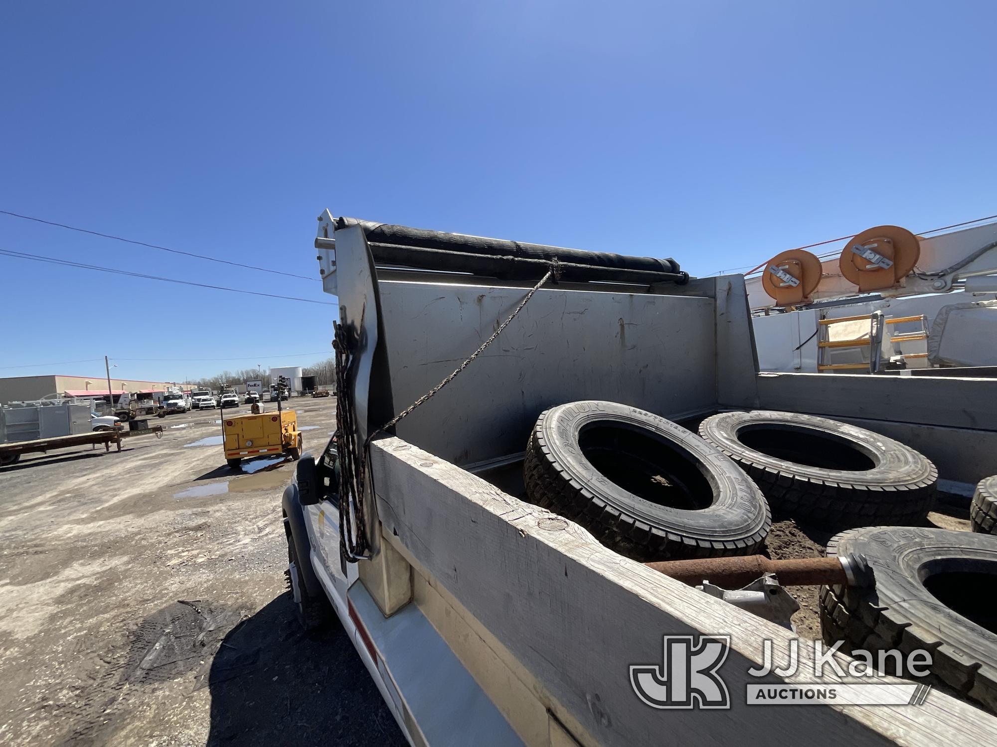 (Rome, NY) 2011 Ford F550 4x4 Dump Truck Runs, no transfer case, does not move, no trans, check engi