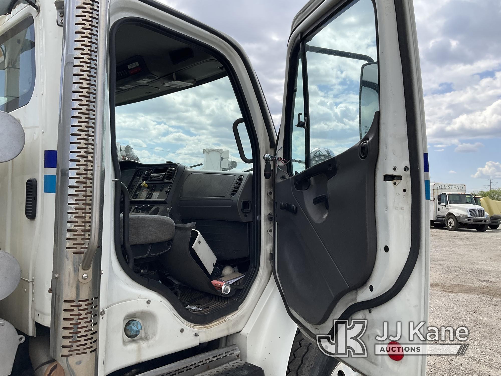 (Plymouth Meeting, PA) Altec LRV-55, Over-Center Bucket Truck center mounted on 2010 Freightliner M2