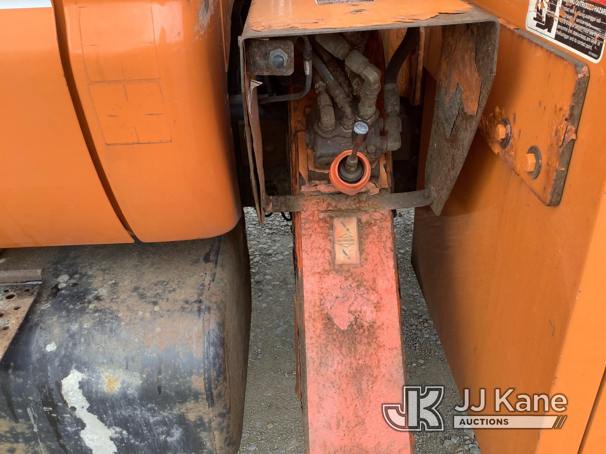 (Smock, PA) Altec LRV55, Over-Center Bucket Truck mounted behind cab on 2010 Ford F750 Chipper Dump