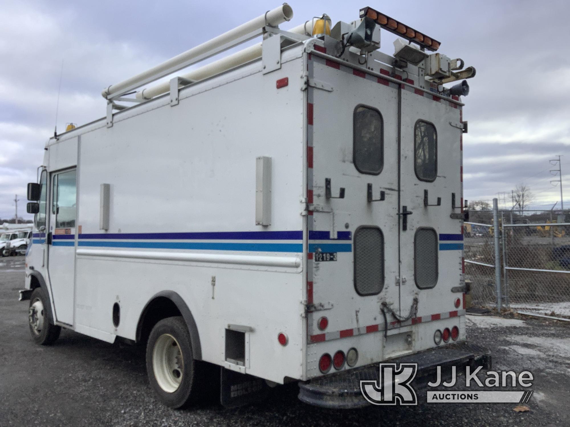 (Plymouth Meeting, PA) 2006 Freightliner MT45 Step Van Runs & Moves, Body & Rust Damage