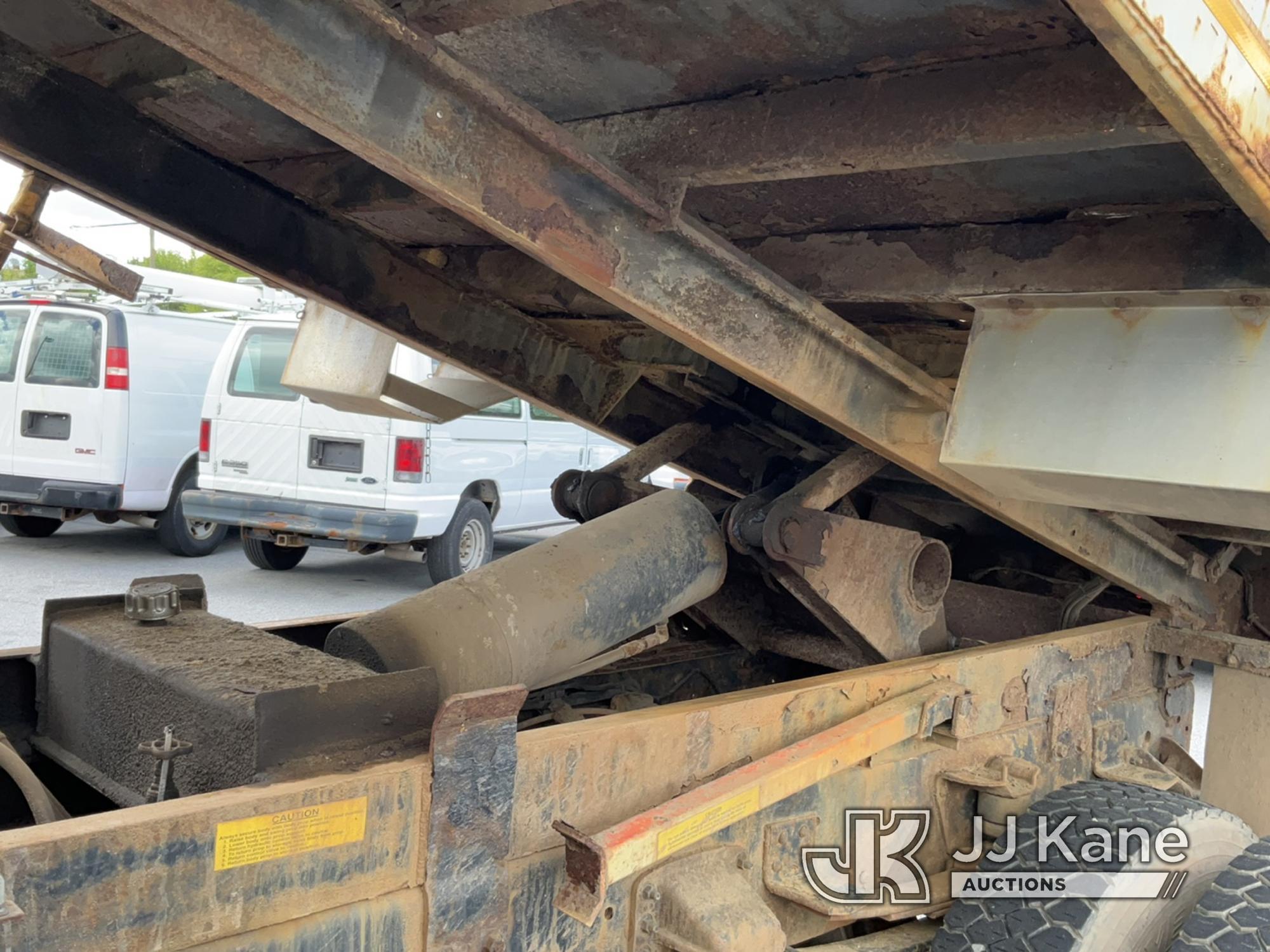 (Chester Springs, PA) 2009 GMC C8500 Dump Truck Runs, Moves & Dump Operates, Engine Light On, Body &