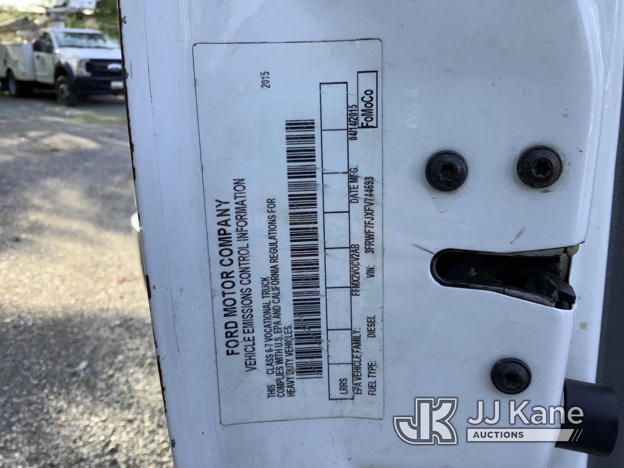 (Frederick, MD) Altec T40P, Articulating & Telescopic Bucket mounted on 2015 Ford F750 Service Truck