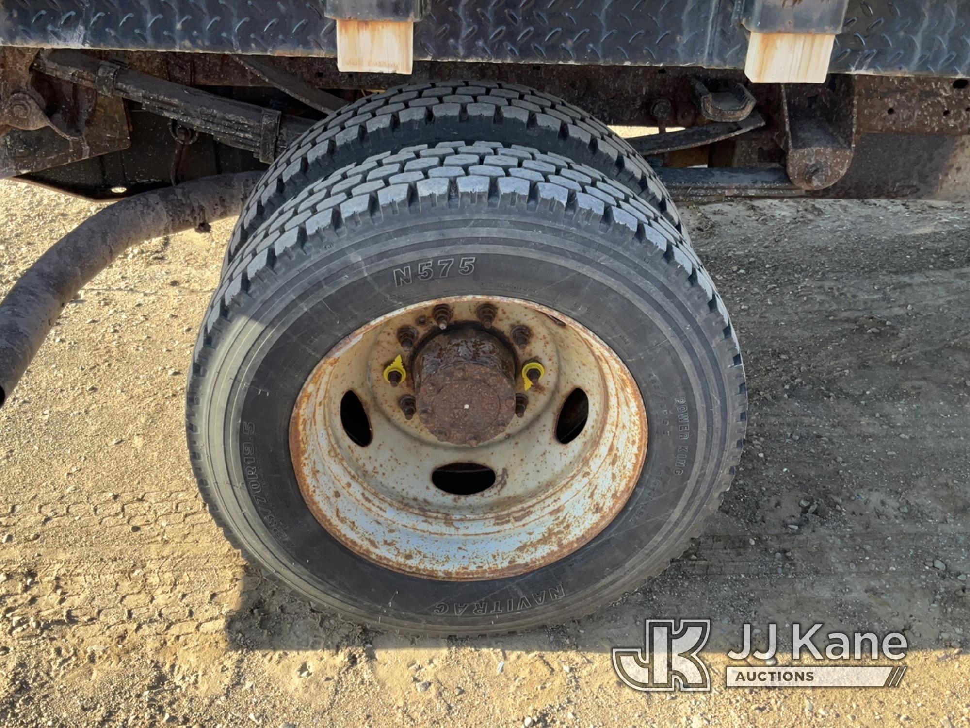 (Charlotte, MI) 2005 Ford F550 Flatbed Truck Runs, Moves, Rust