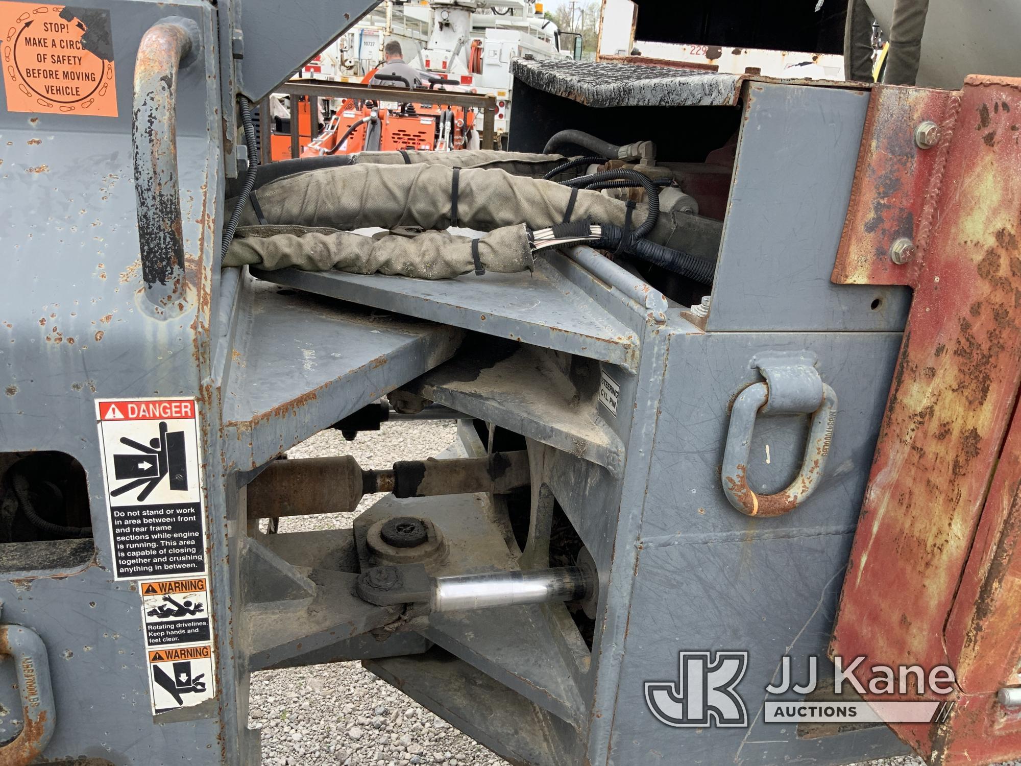 (Fort Wayne, IN) Kershaw SkyTrim 75X Articulating Rubber Tired Log Skidder Runs, Moves & Operates) (