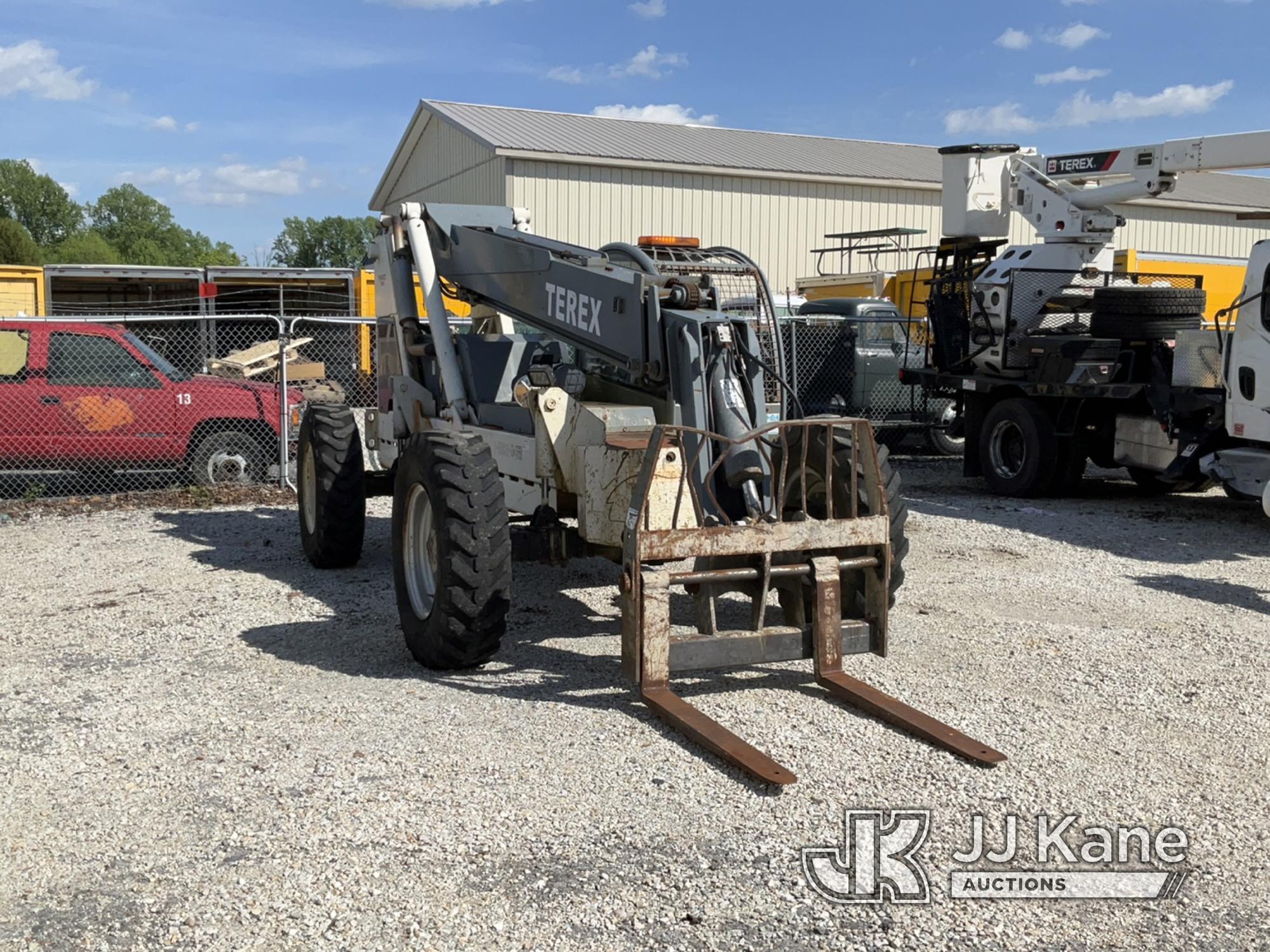 (Chester Springs, PA) Terex TH842C 8,000 lb Hydraulic Rough Terrain Forklift Runs & Operates, Hour M