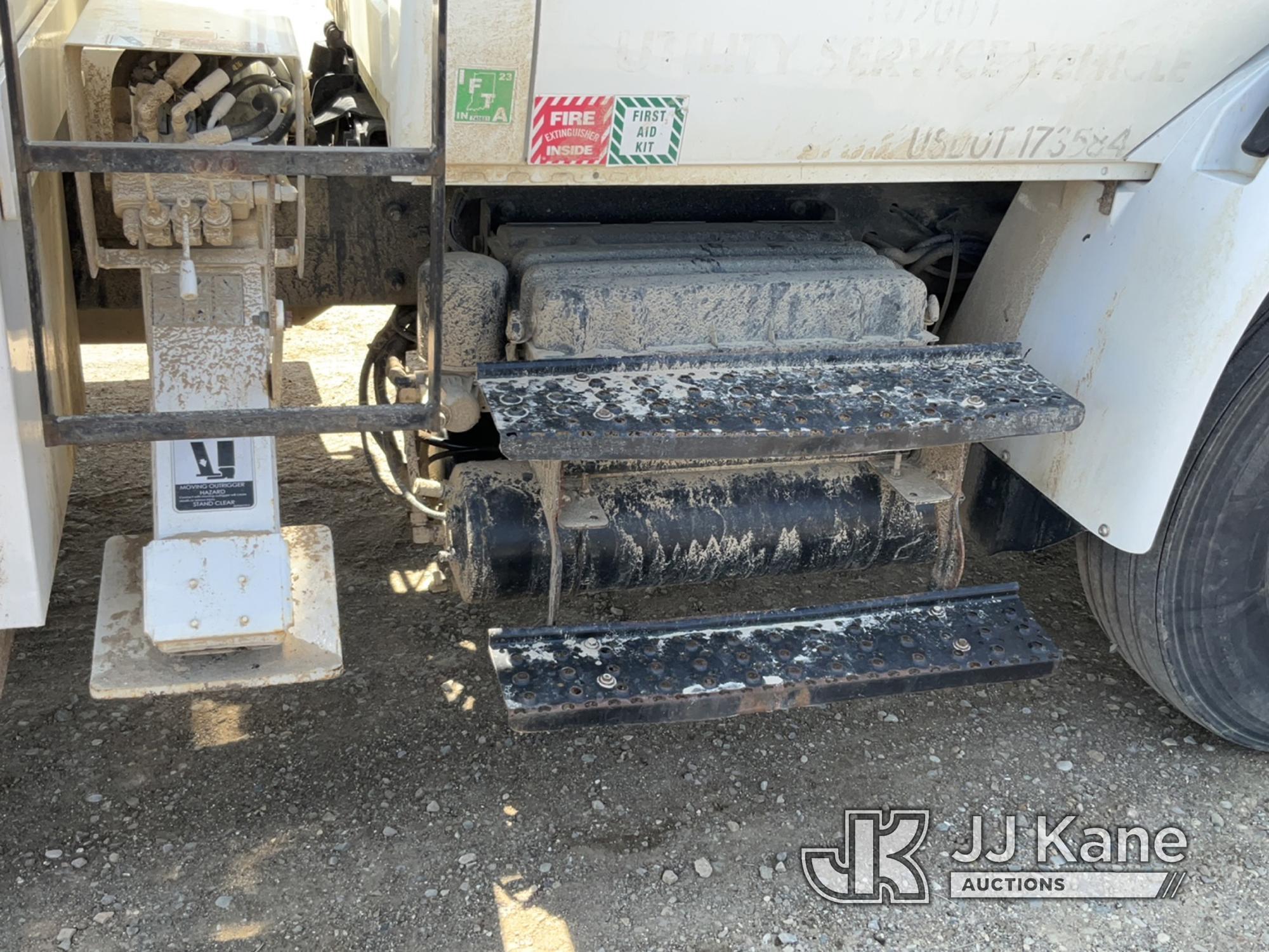 (Charlotte, MI) Altec LRV-56, Over-Center Bucket Truck mounted behind cab on 2009 International 4300