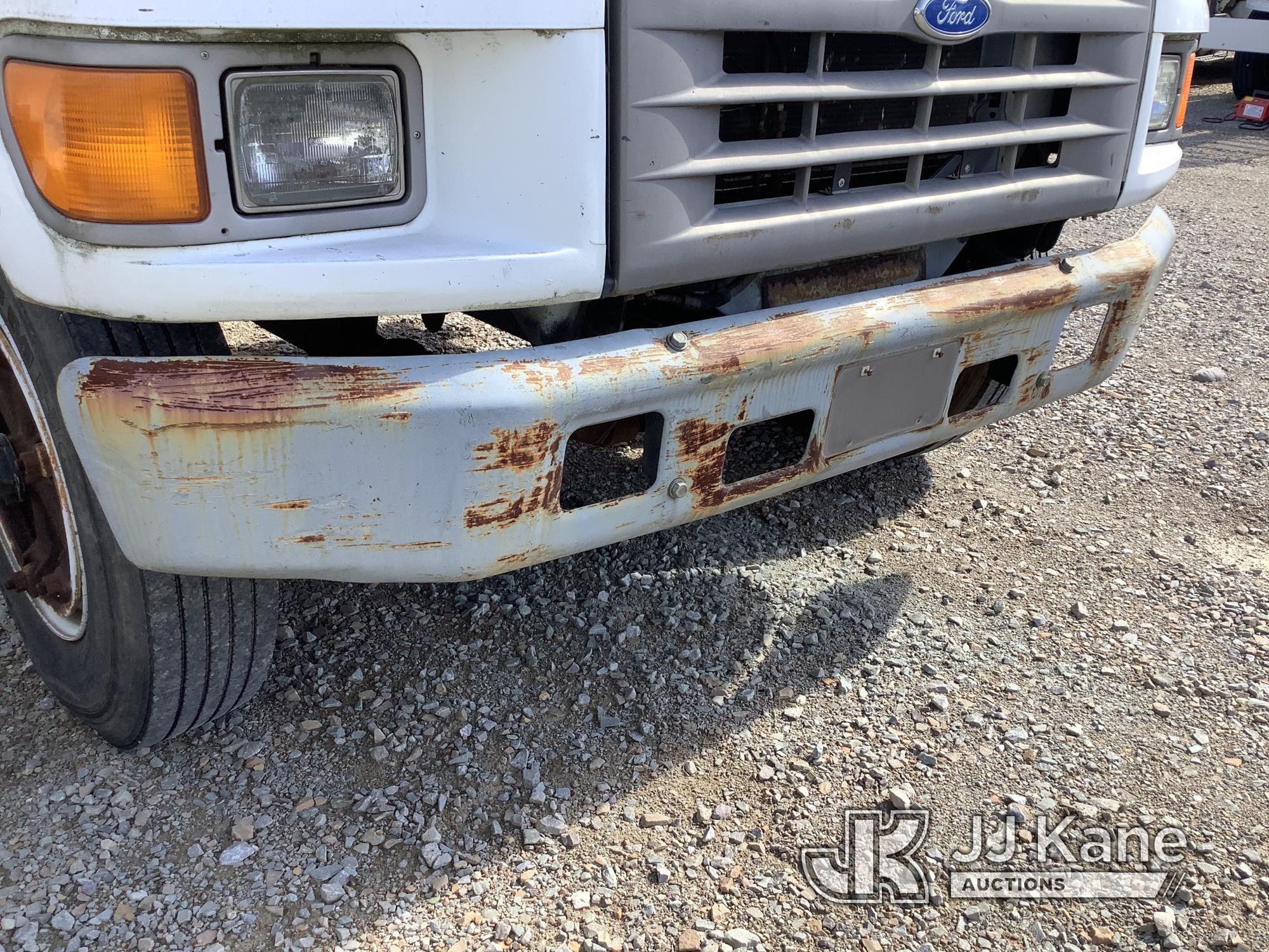 (Smock, PA) 1995 Ford F800 Flatbed Truck Not Running, Condition Unknown, Key Broken Inside Of Igniti