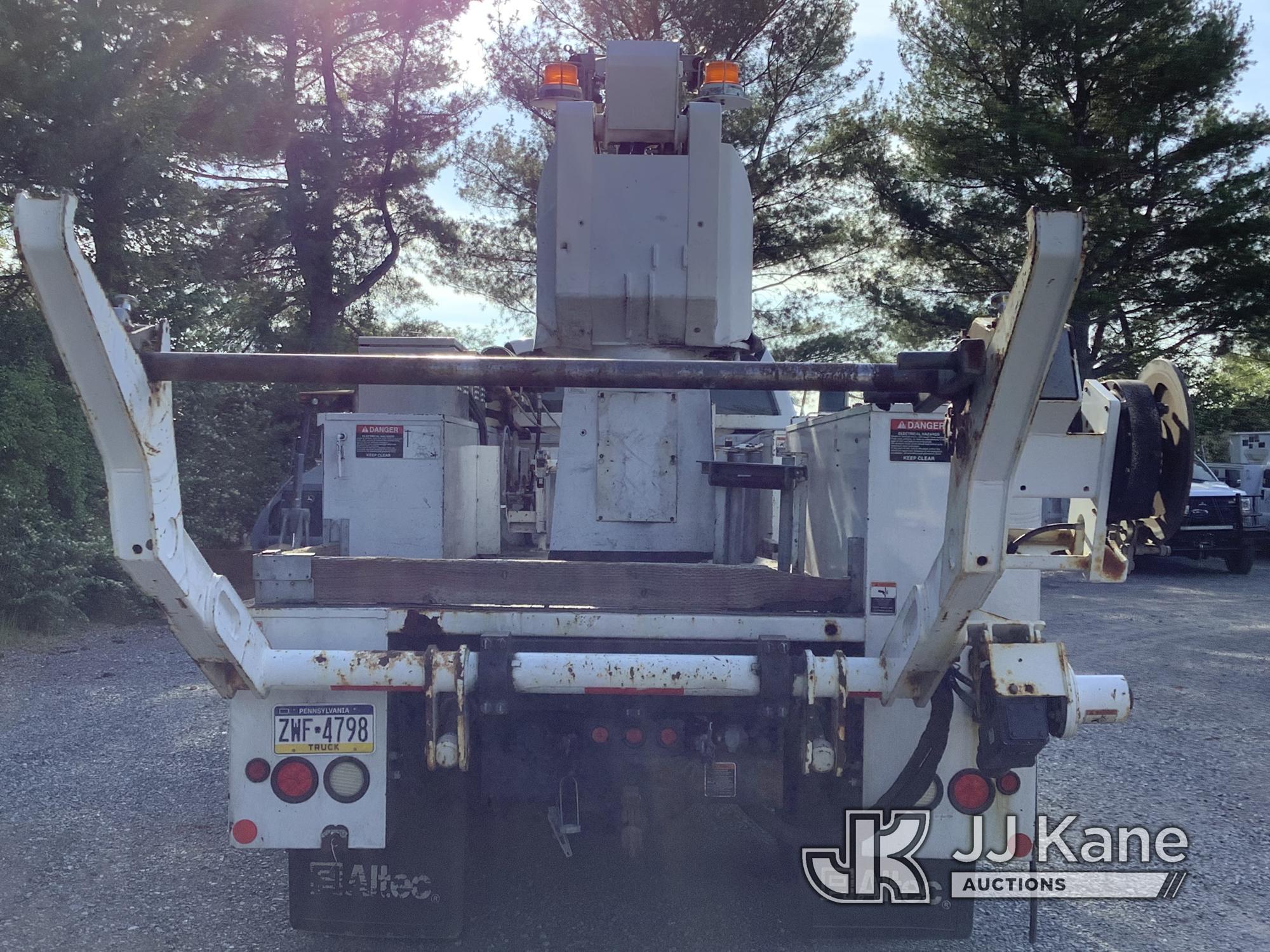 (Frederick, MD) Altec T40P, Articulating & Telescopic Bucket mounted on 2015 Ford F750 Service Truck