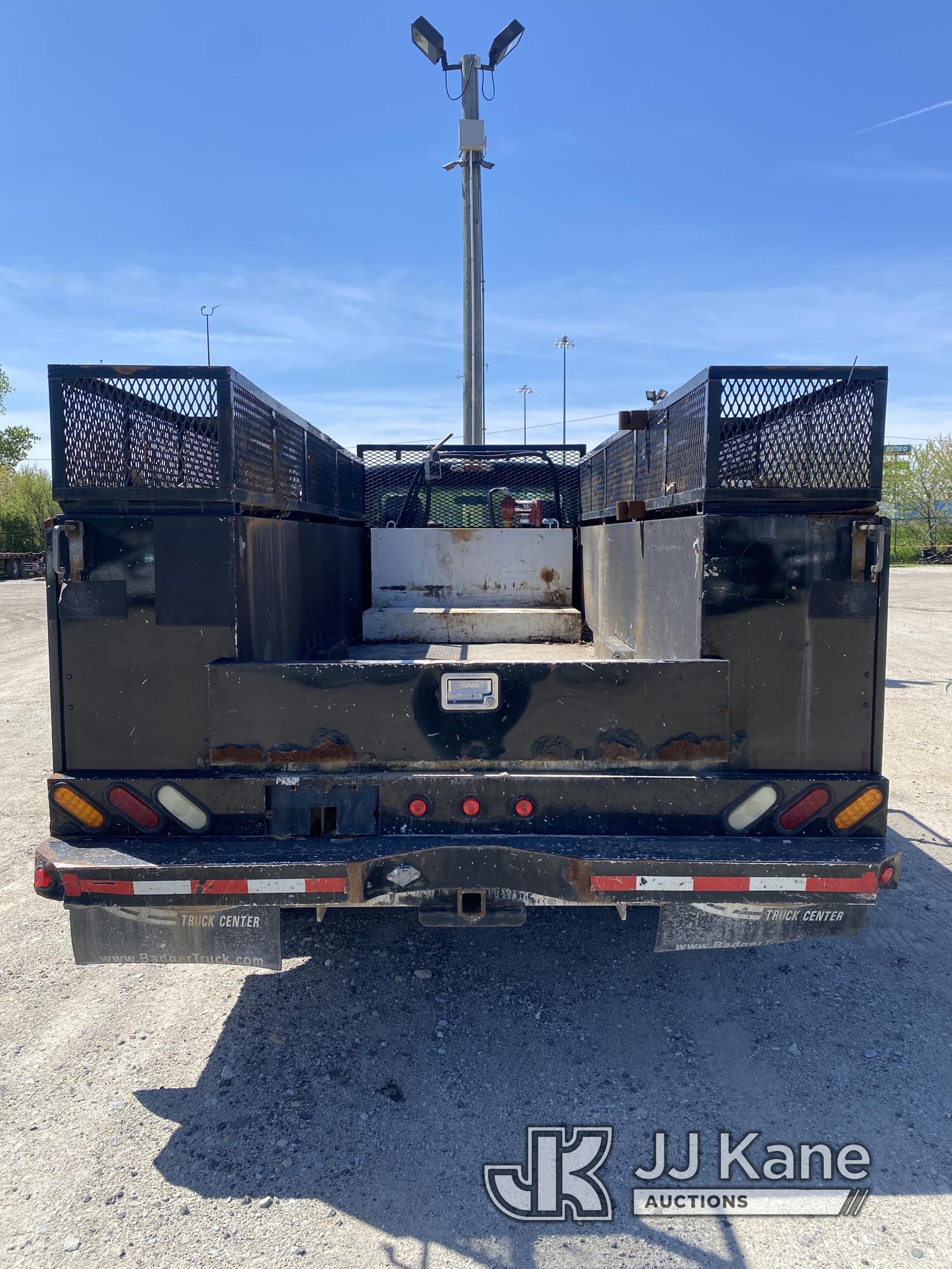 (University Park, IL) 2014 Ford F550 Service Truck Runs & Moves) (Paint Peeling on Hood, Check Engin