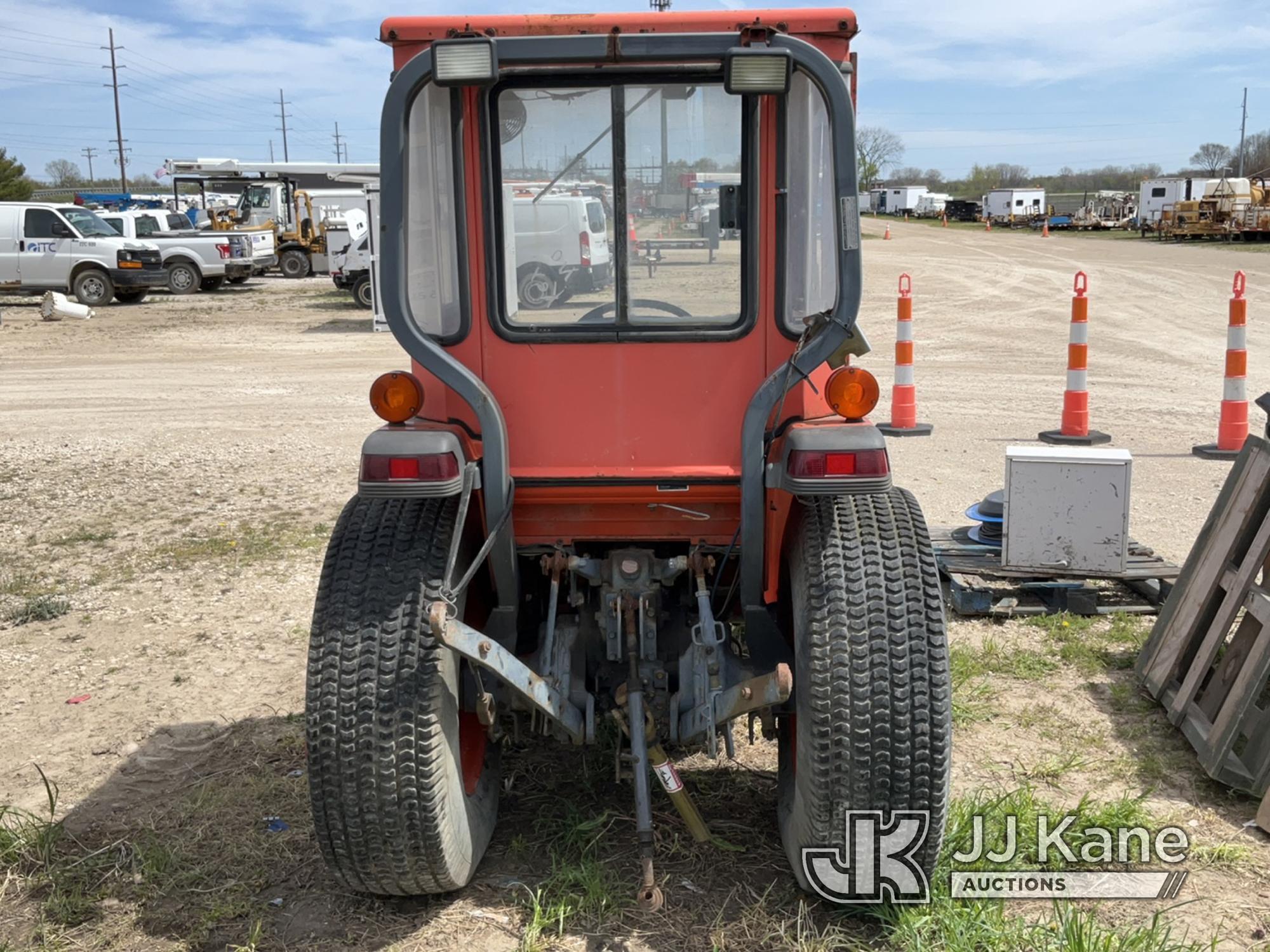 (Charlotte, MI) Kubota L2900 Rubber Tired Tractor Not Running, Condition Unknown, No Crank with Jump