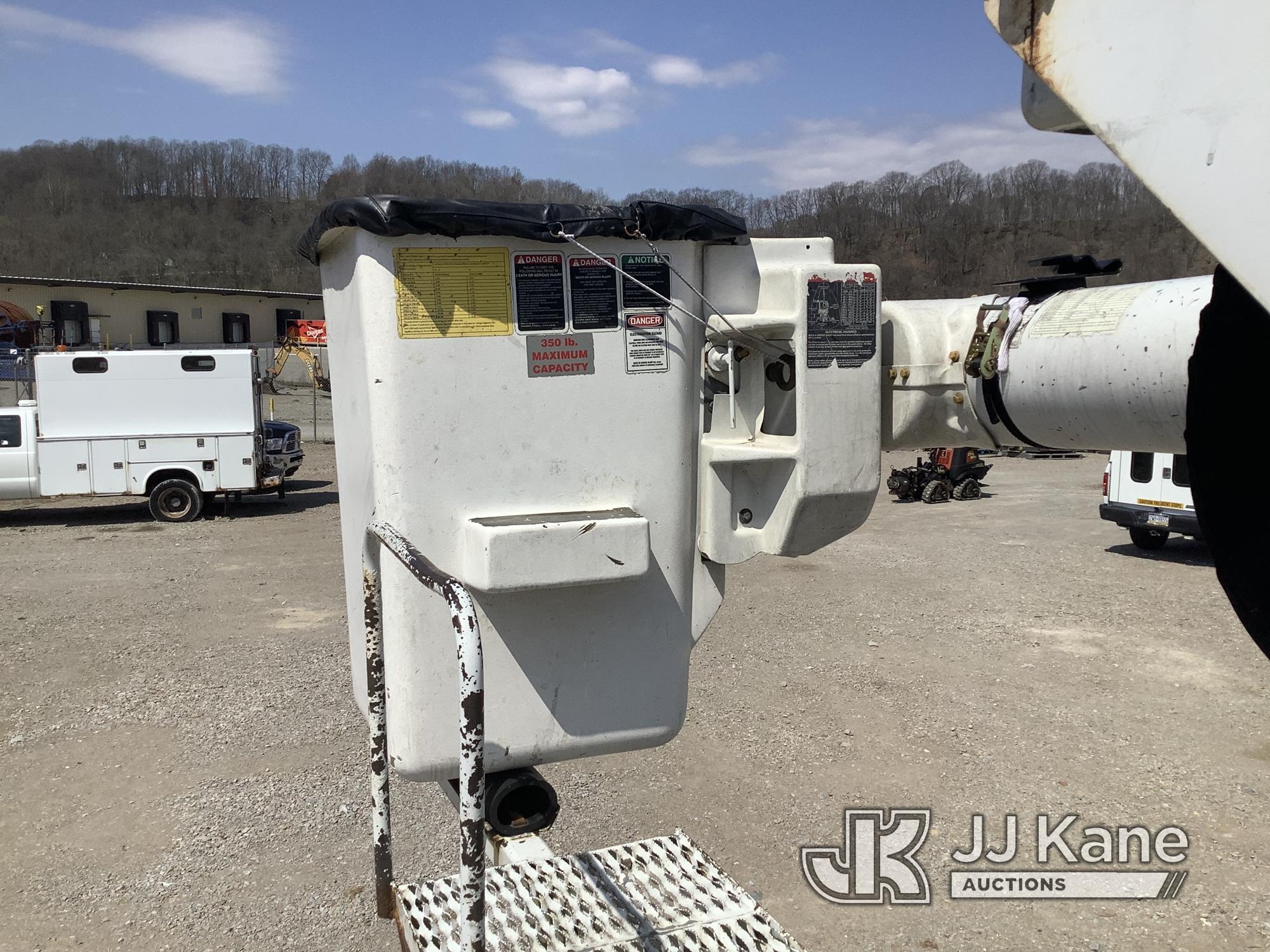 (Smock, PA) Altec LRV60-E70RM, Over-Center Elevator Bucket center mounted on 2012 Freightliner M2 10