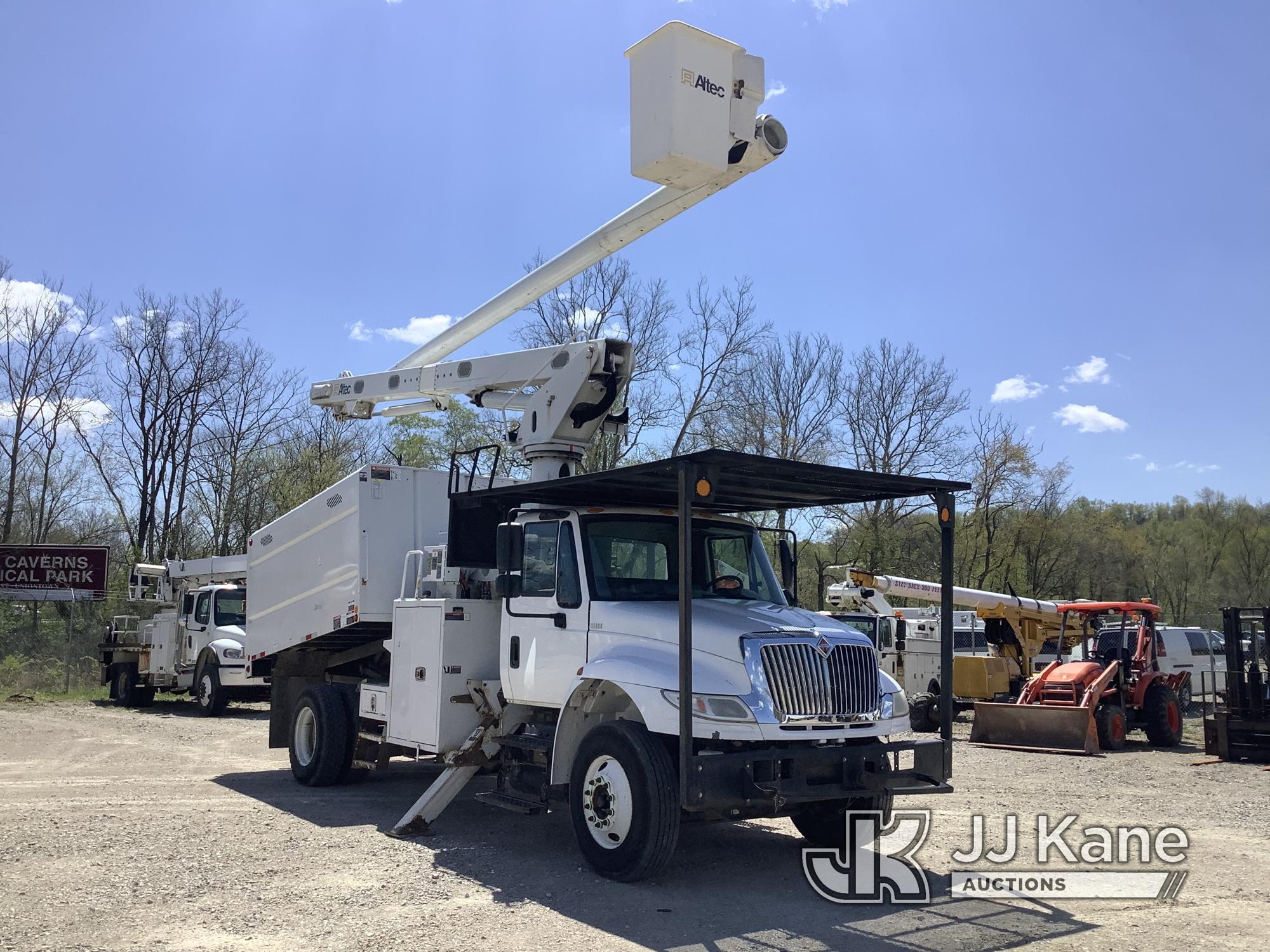 (Smock, PA) Altec LR760-E70, Over-Center Elevator Bucket mounted behind cab on 2015 International 43