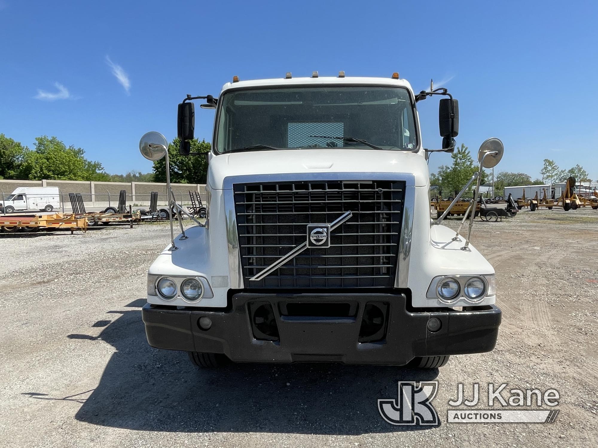 (Plymouth Meeting, PA) 2007 Volvo VHD T/A Flatbed Truck Runs & Moves, Body & Rust Damage