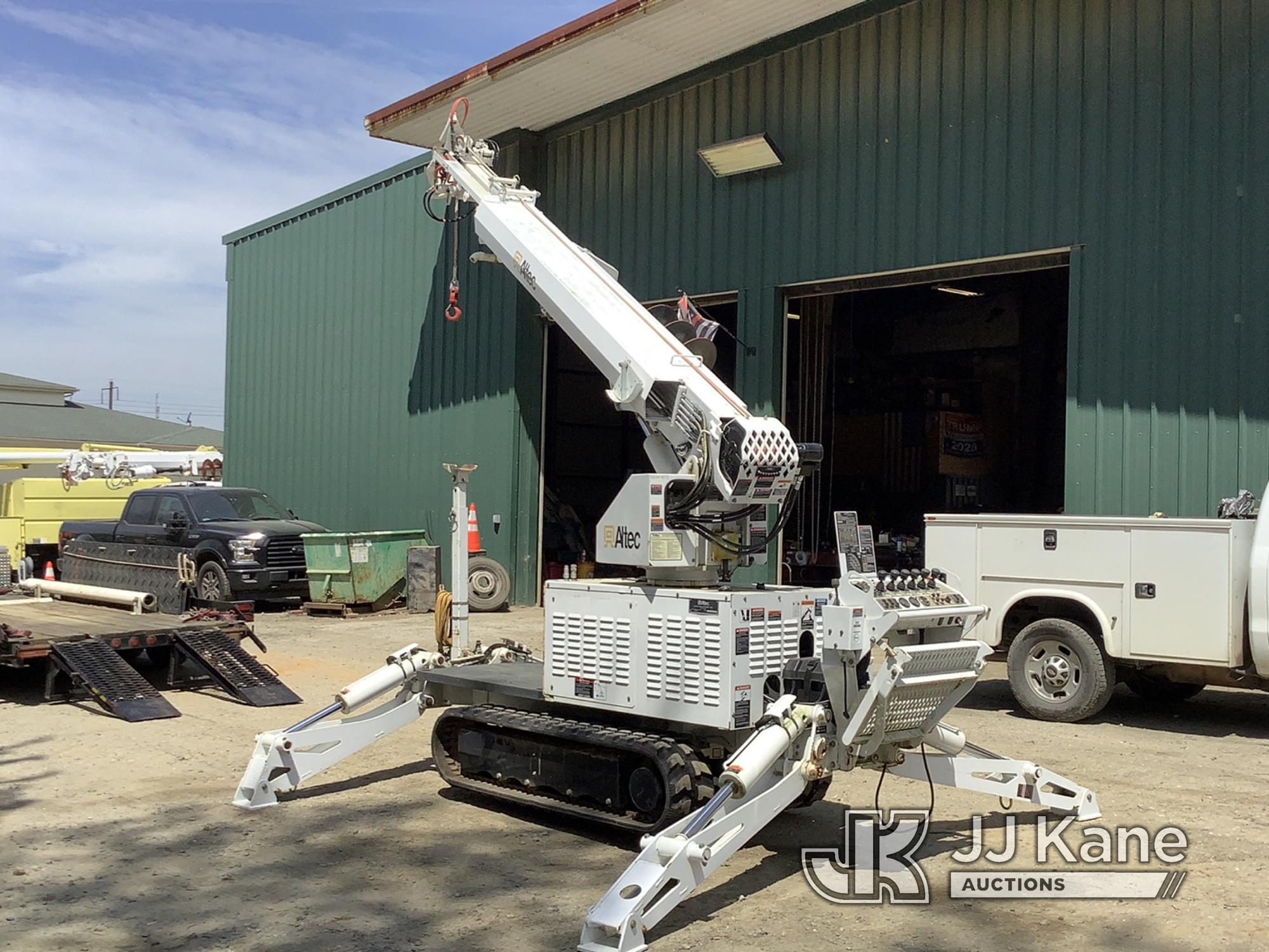 (Harmans, MD) 2018 Altec DB37 Mini Digger Derrick with Bucket, Sold With JJ Kane ID 5FTCE2525J100620